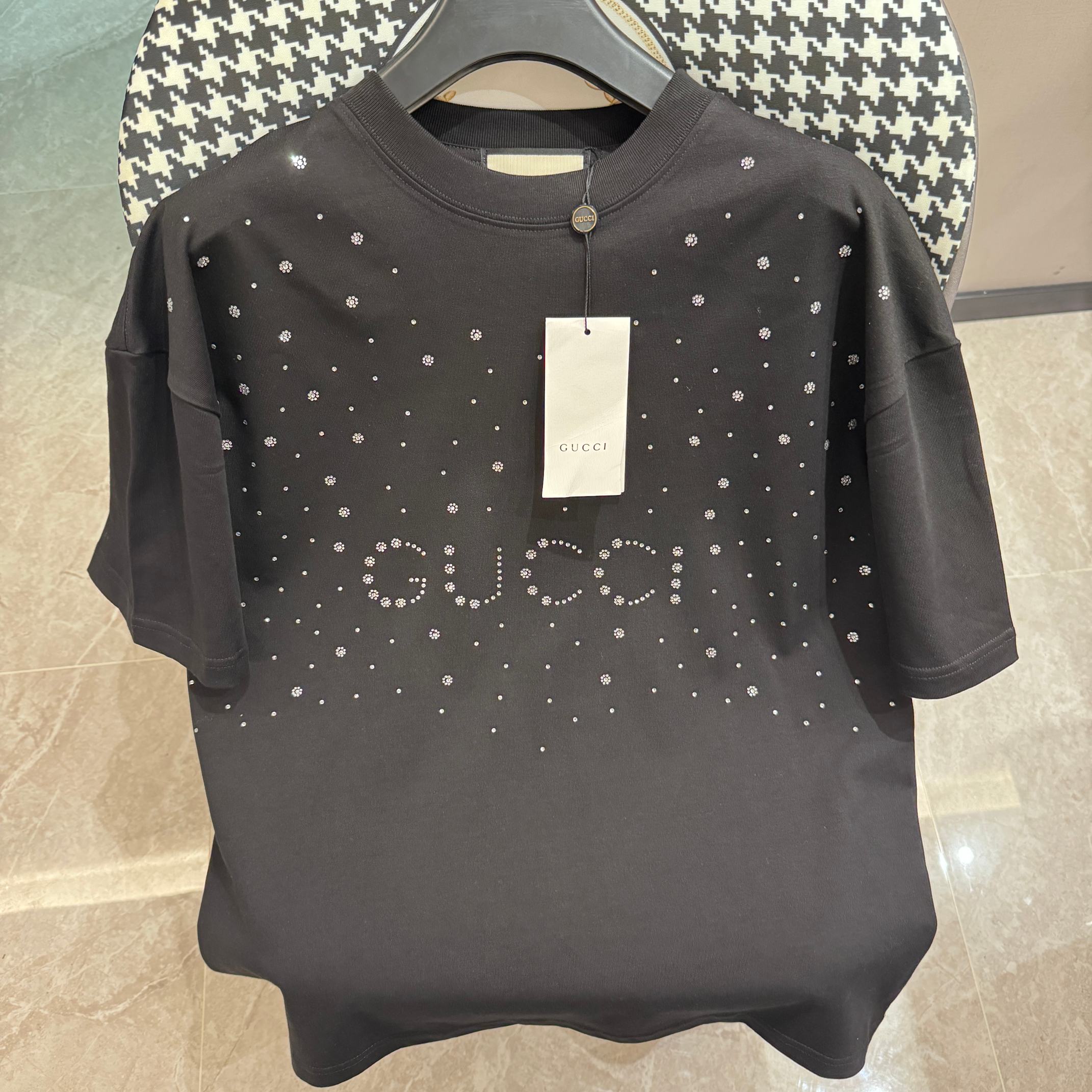 gucci✨ 2024 nueva primavera, camiseta de manga corta de cuello redondo con pedrería, algodón puro de 280 gramos, unisex…