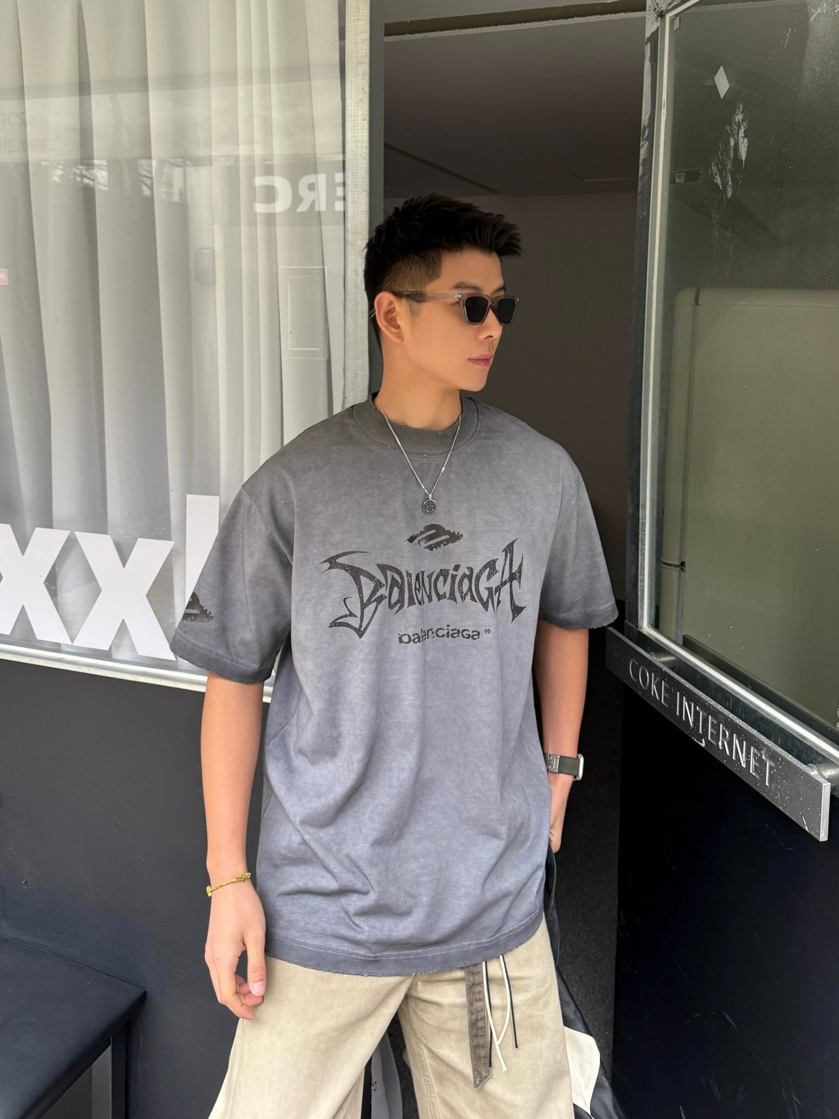 NO:130643,BAL Paris 2025ss Spring and Summer New Style Washing and Framed   Printed Round Neck Short Sleeve T-shirt High Quality Soft Handling Customized Fabric Fine Workmanship Same Model Blue Gray Fluorescent Yellow S M L XL XXL,,T-shirt,tees,t-shirt,alexander wang19860909BAL巴黎 2025ss春夏新款 洗水磨破 印花圆领短袖T恤 高品质 手感柔软 定制面料 做工精细 男女同款 蓝色 灰色 荧光黄色 S M L XL XXL,,T-shirt,tees，t-shirt,alexander wang,Men's clothing