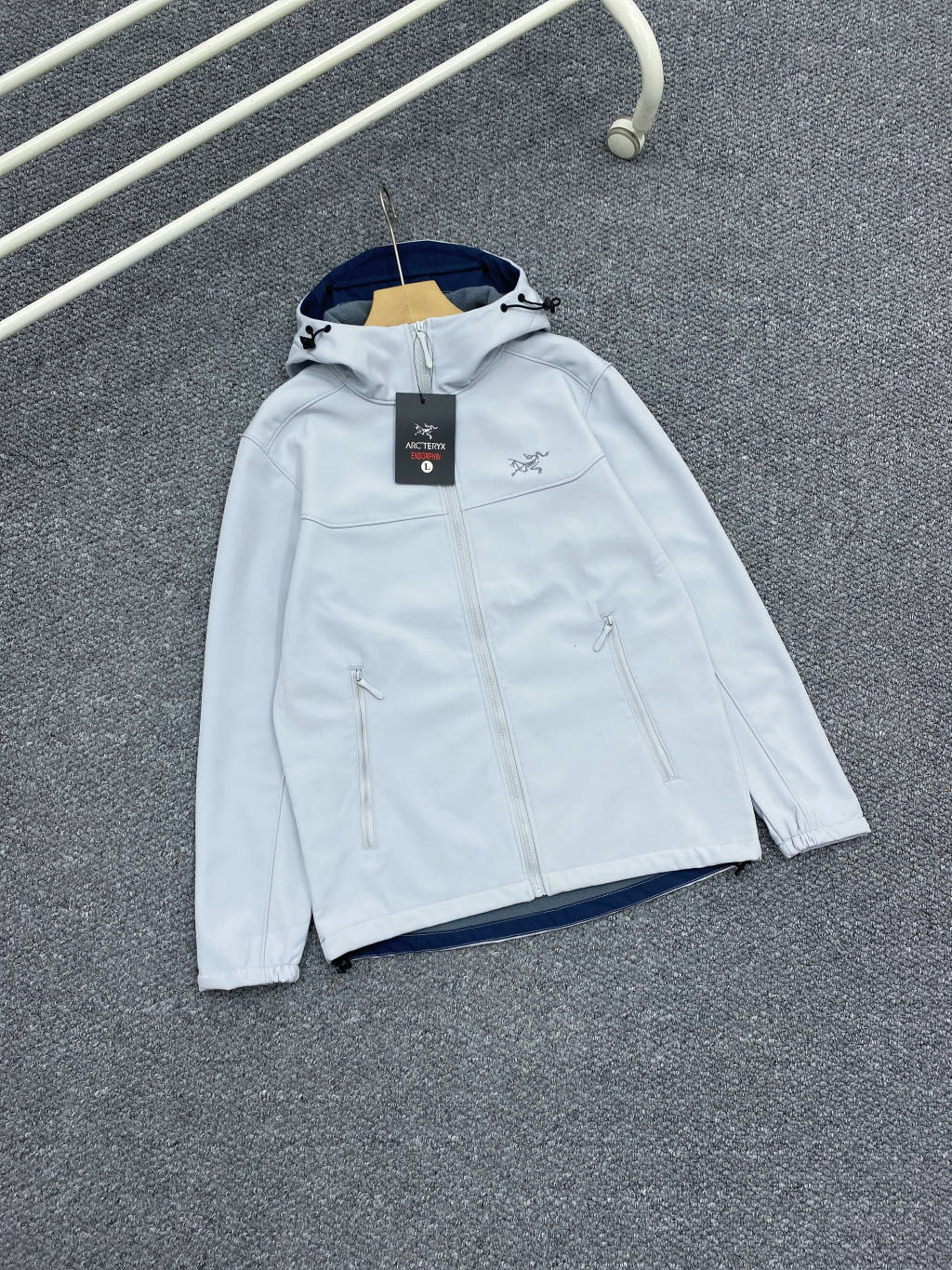 Chaqueta Softshell Arcteryx con Capucha, Logo Bordado, Ideal para Deportes al Aire Libre 3 o 1j4ck4eki1t2u16np1u221sknpi61