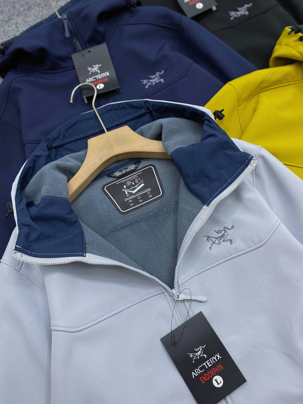 Chaqueta Softshell Arcteryx con Capucha, Logo Bordado, Ideal para Deportes al Aire Libre 8 o 1j4ck4lpa1hvnkob4j61smc171o6