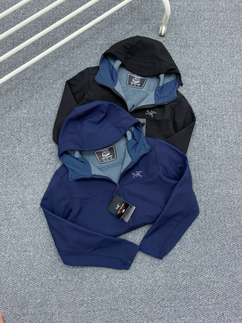 Chaqueta Softshell Arcteryx con Capucha, Logo Bordado, Ideal para Deportes al Aire Libre 12 o 1j4ck4tm0q42mhmplarps1ke1a