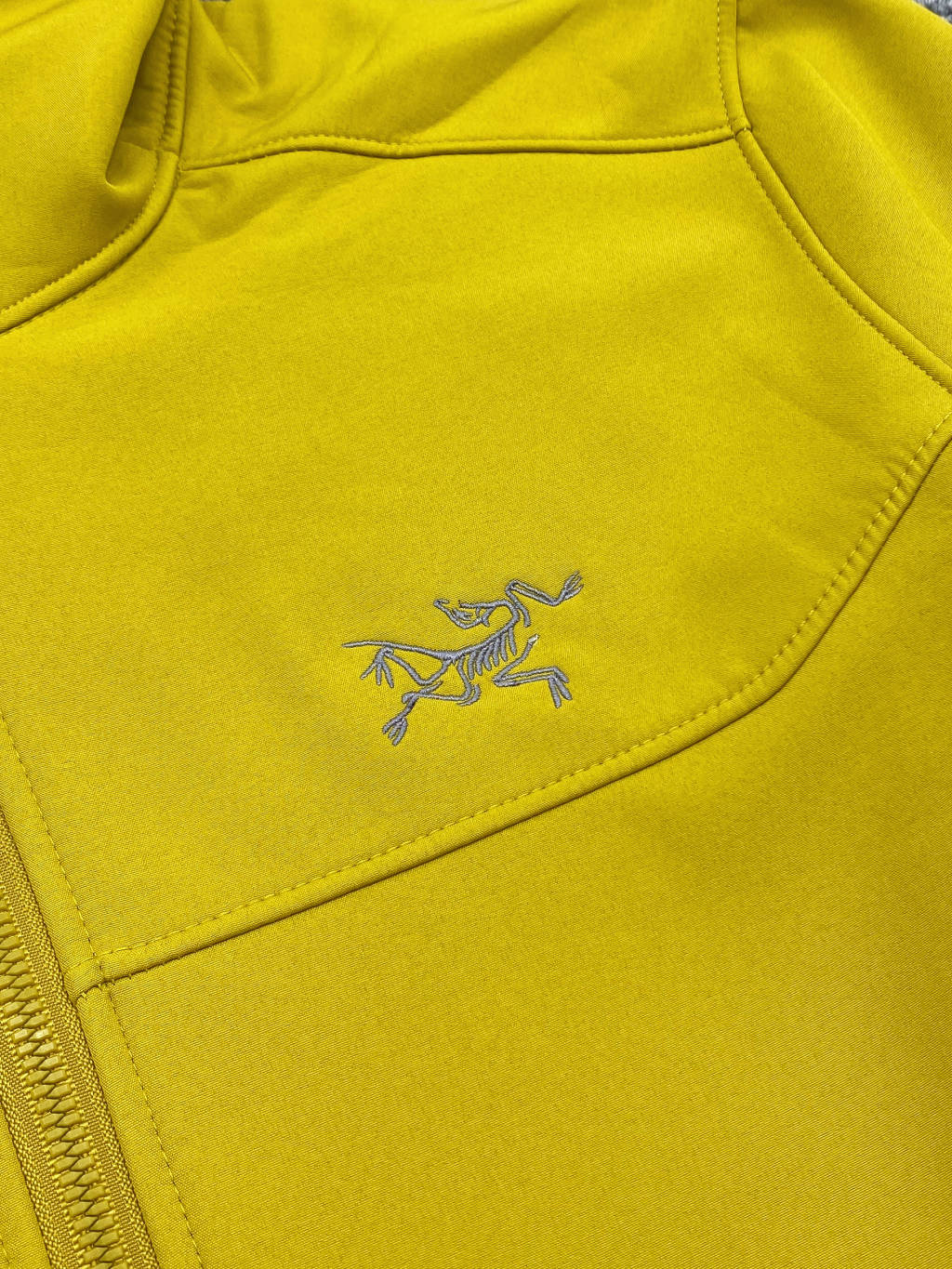 Chaqueta Softshell Arcteryx con Capucha, Logo Bordado, Ideal para Deportes al Aire Libre 23 o 1j4ck5leu1klaps11sc0iok1jijl