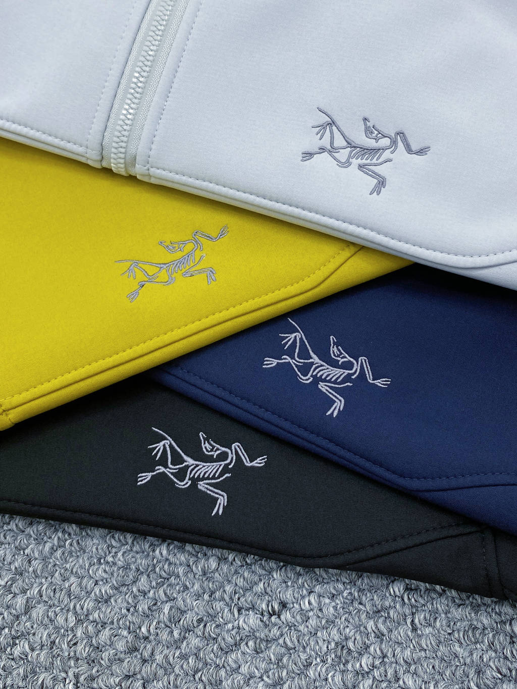 Chaqueta Softshell Arcteryx con Capucha, Logo Bordado, Ideal para Deportes al Aire Libre 29 o 1j4ck5lf0odm1o591ok617qj1de0r