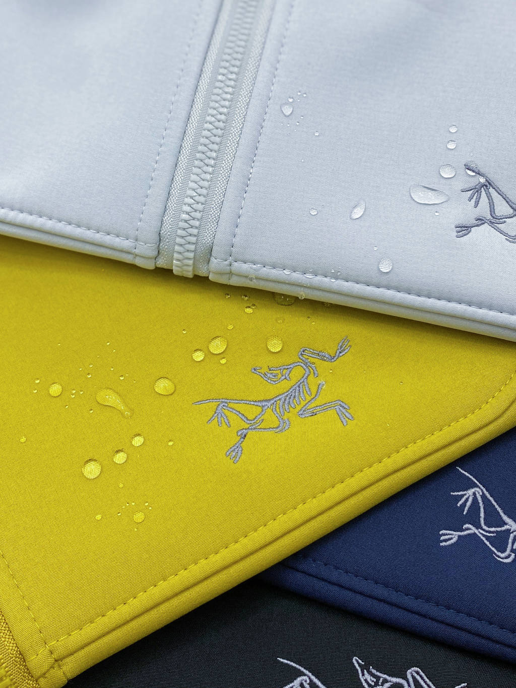 Chaqueta Softshell Arcteryx con Capucha, Logo Bordado, Ideal para Deportes al Aire Libre 30 o 1j4ck5lf1onsrqf37f7qs1uvfs