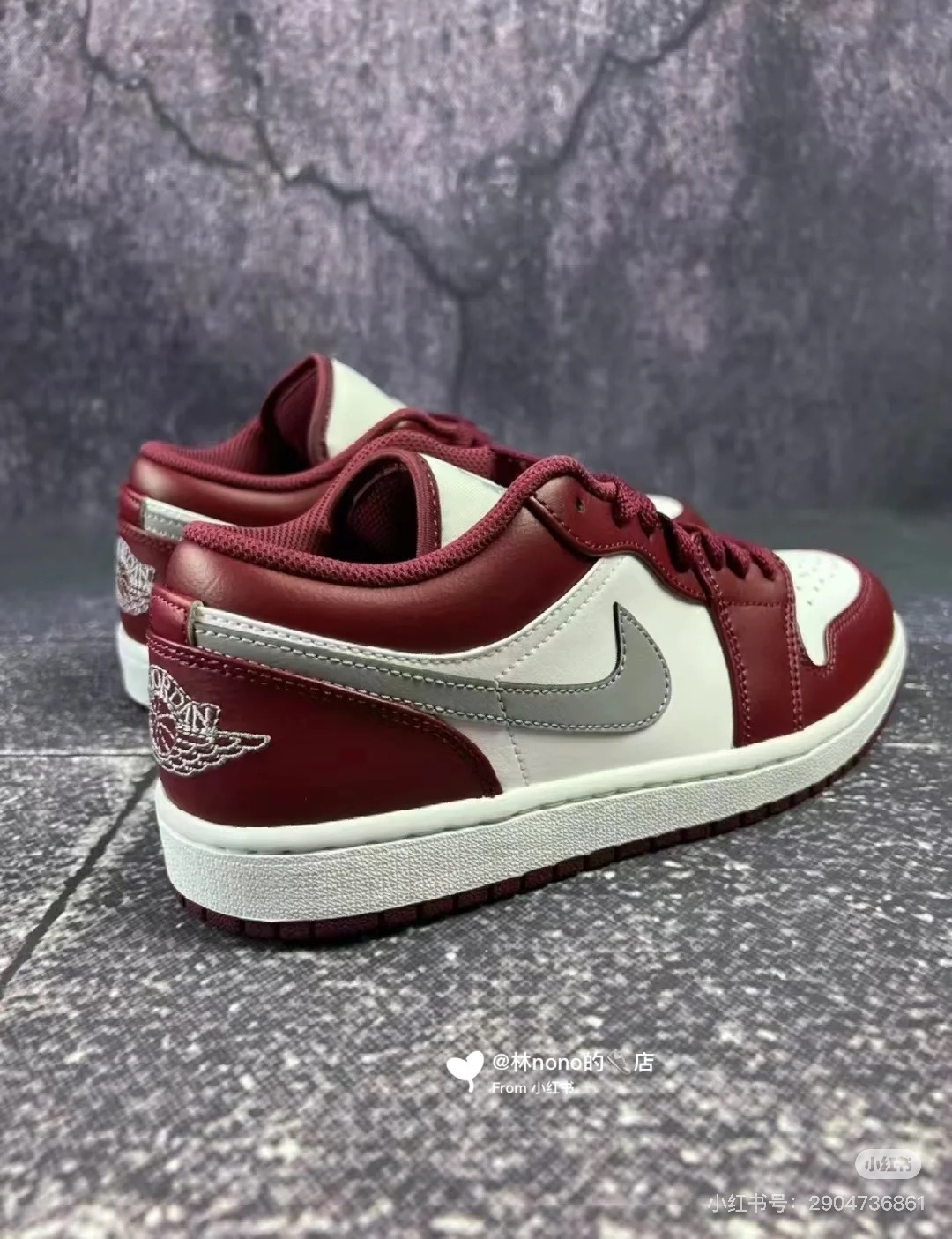 售价:43💰AJ1波尔多红❇️潮流防滑耐磨轻便低帮复古篮球鞋黑红运动休闲经典板鞋关于品质正品保证，澳门专柜代购，正品专柜原包装，吊牌防伪扣都有的，保证全新没有穿过的，做工细节嘎嘎板正。
siz：36-45