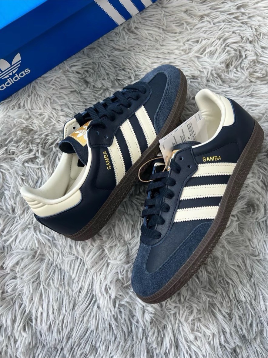 「德训鞋藏色」售价:80💰神秘配色版❇️adidas originals SAMBAOG舒适低帮板鞋 男女同款 藏青色男女同款+全新包邮码数:36-44
颜色:全系颜色都有呢