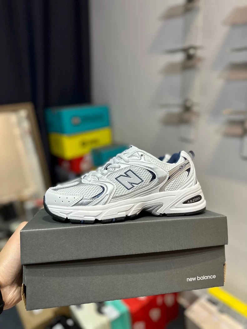 「新百伦530」售价:83💰高端运动鞋❇️全新新品升级,New Balance NB530 网面男女潮流运动跑鞋 复古百搭休闲运动NB鞋！
siz：36-44