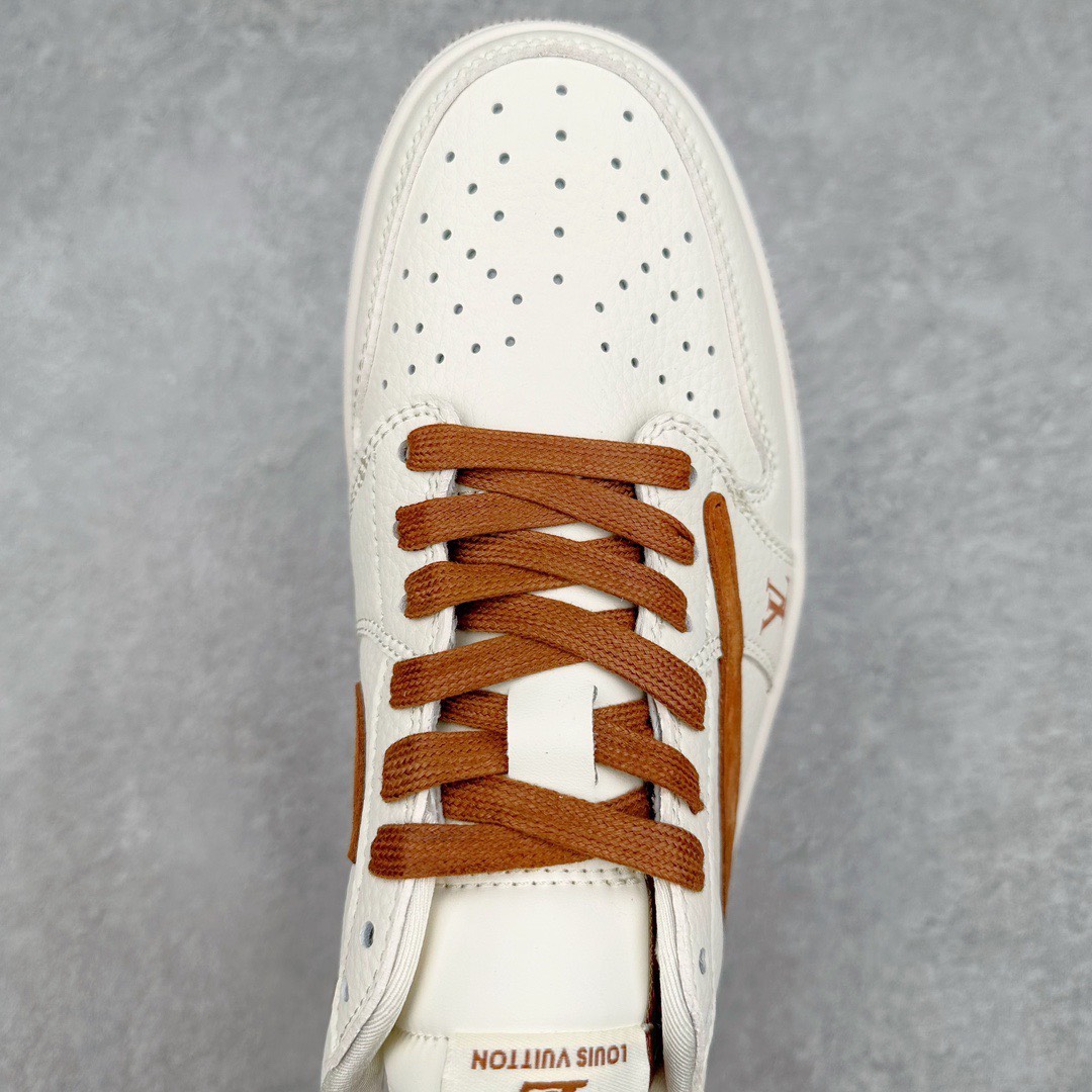 「路易威登篇」售价:80💰Nike TS x Air Jordan AJ1 Low 耐克黄米棕休闲鞋 倒钩低帮联名鞋 
siz：36-44
