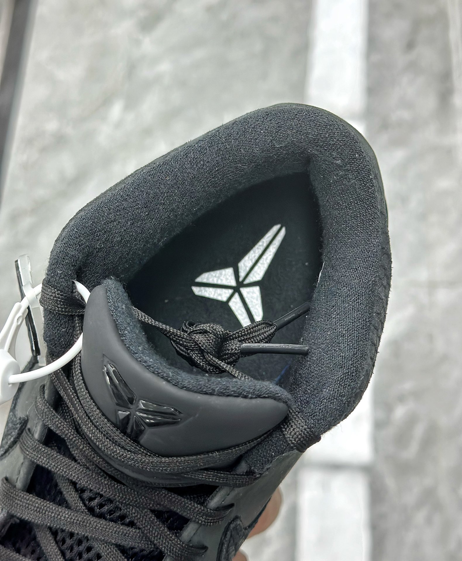 王者归来️灭世纯原海外球员版科比4代黑曼巴Kobe4protro”BlackMamba“MambaGif