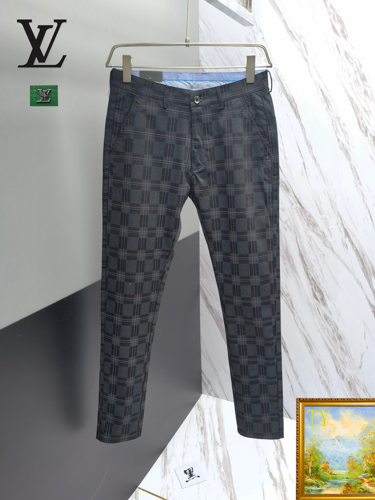 NO:135190,LV 2025 new original single high-end hot casual pants, straight business version super customized model, original hardware, excellent style, impeccable details!  The style is not picky, it is particularly high-end, and good products are not waiting for others. If you like it, hurry up and start!  Size 29-38, louis vuitton,alexander wang19860909LV 2025新款原单高档爆款休闲裤 直筒商务版超级定制款 原版五金 版型超赞,细节做工无可挑剔！款式不挑人,特别高档,好货不等人,看中赶紧下手！尺码29-38,,louis vuitton,alexander wang,Men's clothing