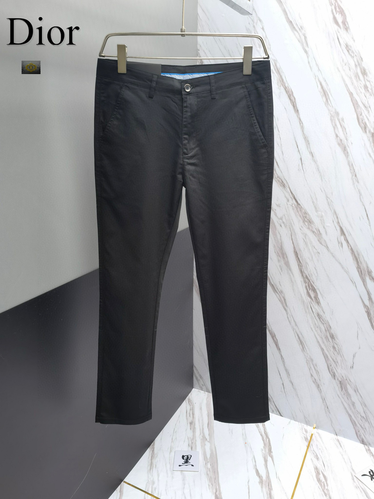 NO:135229,Dior 2025 new original single high-end hot casual pants, straight-leg business version super customized model, original hardware, excellent style, impeccable details!  The style is not picky, it is particularly high-end, and good products are not waiting for others. If you like it, hurry up and start!  Size 29-38,dior,alexander wang19860909Dior 2025新款原单高档爆款休闲裤 直筒商务版超级定制款 原版五金 版型超赞,细节做工无可挑剔！款式不挑人,特别高档,好货不等人,看中赶紧下手！尺码29-38,,dior,alexander wang,Men's clothing