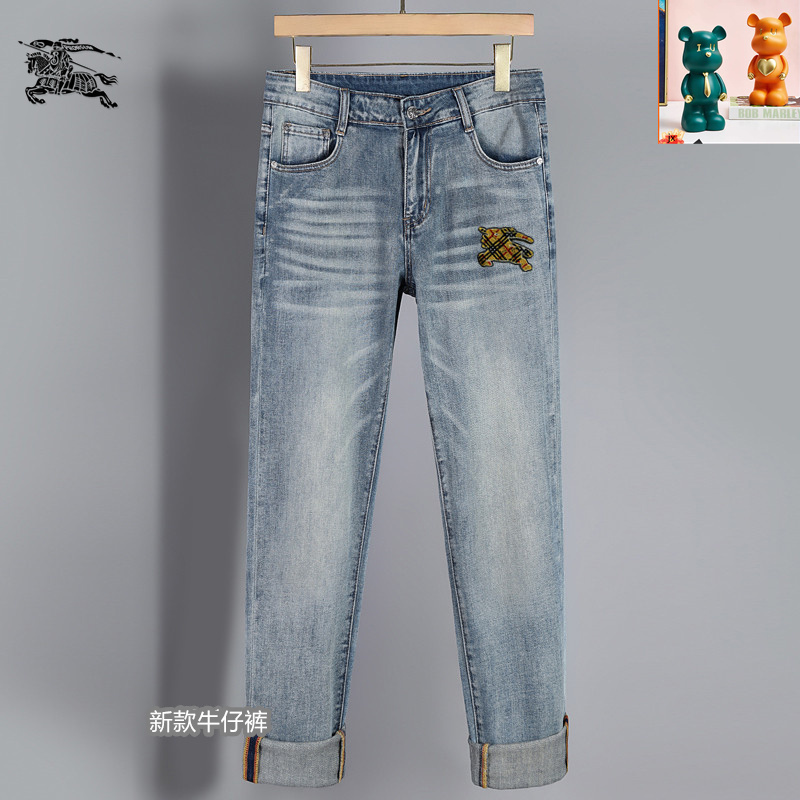 NO:135231,Burberry 2025ss fashion new product, high-end luxury custom slim-fitting jeans, customer-supplied elastic fabric, fine imitation cotton yarn blend, comfortable and soft, classic small hardware accessories, excellent quality, extremely luxurious, stylish, not picky, Size: 28-38 (37),,burberry, jeans,alexander wang19860909巴宝莉 2025ss时尚新品 高端奢华定制修身小脚牛仔裤,客供水洗弹力面料 精仿棉纱混纺 面料舒适柔软 经典小五金配饰 品质卓然 极度奢华 上身有型 不挑人 尺码:28-38（37）,,burberry,jeans,alexander wang,Men's clothing