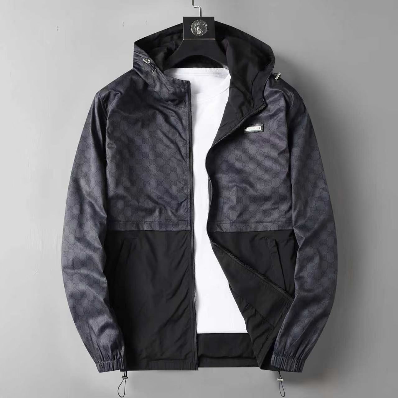 NO:728877,Support replacement after the year!  [Gucci] Super value and super explosive 2025 latest jackets and coats, purchasing counter original order, simple, fashionable, versatile, elegant, high-tech memory polyester fabric, not easy to wrinkle, fast recovery, luxury like new, windproof, waterproof, quick-drying hardware, washable mark, conspicuous brand logo, meticulous workmanship, impeccable, palace-level luxury fashion model, world-class design, all details show perfect quality!  Size M-3XL,,gucci,jackets & coats,jackets & coats,19860909支持年后退换！【Gucci】超值超爆2025最新款夹克·外套代购级专柜原单简约时尚从容百搭大气优雅高科技记忆聚酯面料不易起皱快速复原奢华如新防风防水速干五金洗水唛显眼的品牌标志做工细致精湛无可挑剔殿堂级奢华时尚典范全球一流设计所有细微处尽情展现完美品质！码数M-3XL,,gucci,jackets & coats,jackets & coats,,Men's clothing