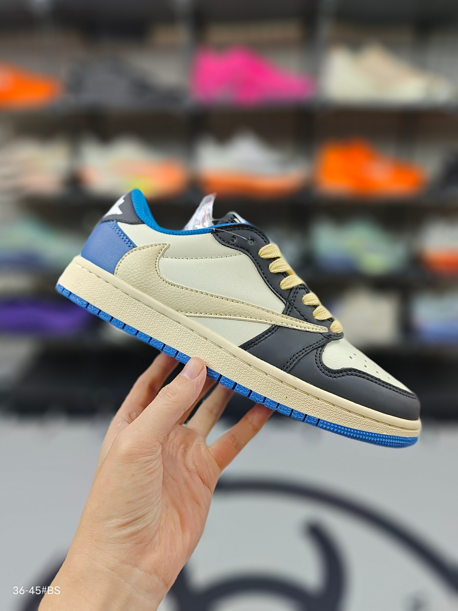 💰80
公司级✅Nike Air Jordan 1 x Travis Scott AJ1倒勾 乔一倒钩 耐克 低帮文化篮球鞋
货号:DZ4137-106
尺码:36 36.5 37.5 38 38.5 39 40 40.5 41 42 42.5 43 44 45
ID:DM7866-140