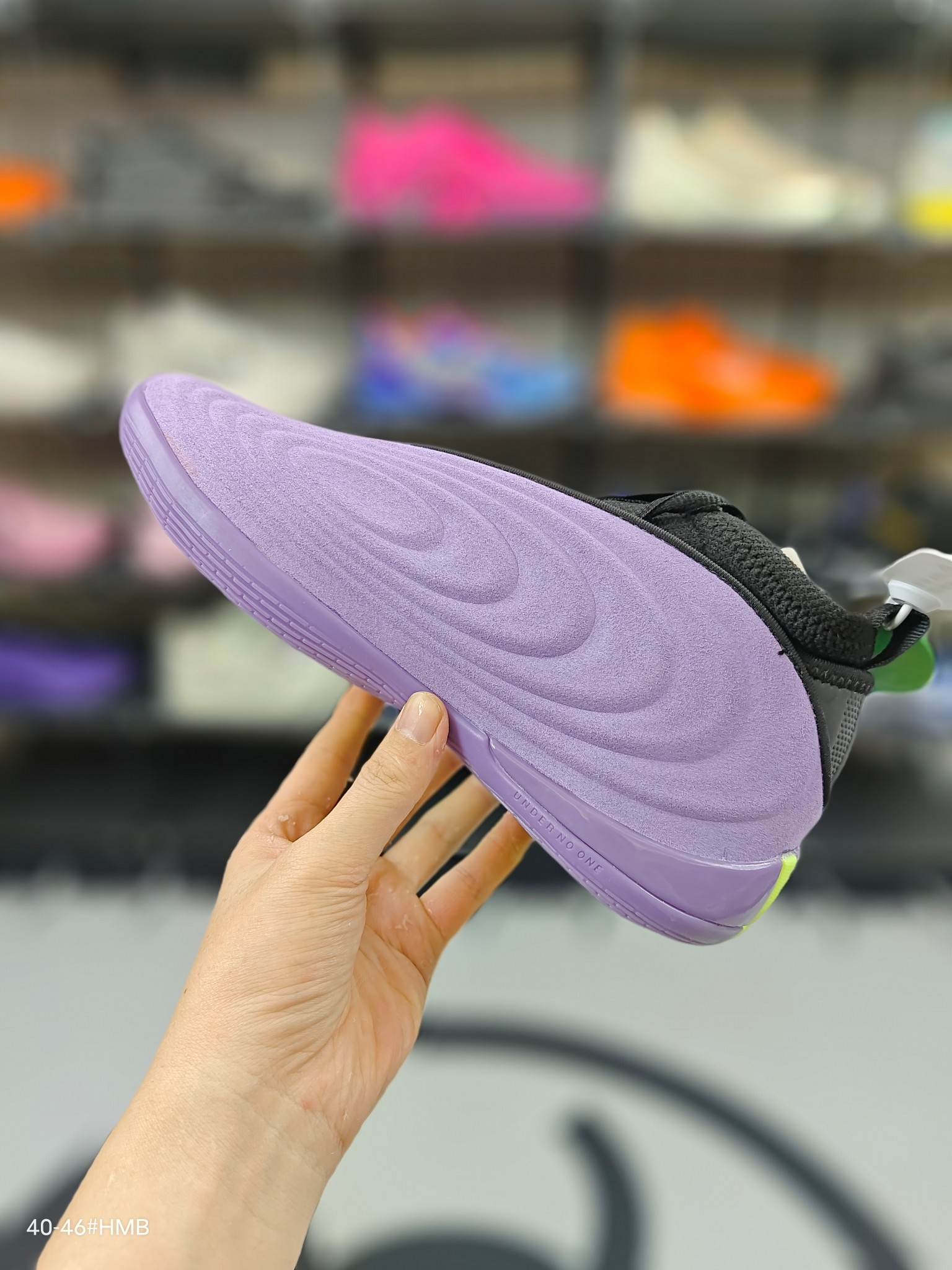 💰190【M版纯原】
❗❗adidas Harden Vol.10 舒适百搭 防滑耐磨 中帮 篮球鞋 男款 
在篮球鞋与时尚圈的跨界融合中，每一款球星签名鞋的迭代都堪称“潮流事件”。2025年12月1日即将登场的 adidas Harden Vol.10（哈登十代），不仅是詹姆斯·哈登篮球生涯的“十年里程碑”之作，更以未来感设计、多元配色和硬核科技，成为兼顾赛场性能与日常穿搭的时尚单品，无论是篮球爱好者还是潮流玩家，都能靠它解锁个性风格。
货号 : JQ0644
码数 : 40  40.5  41  42  42.5  43  44  44.5  45  46