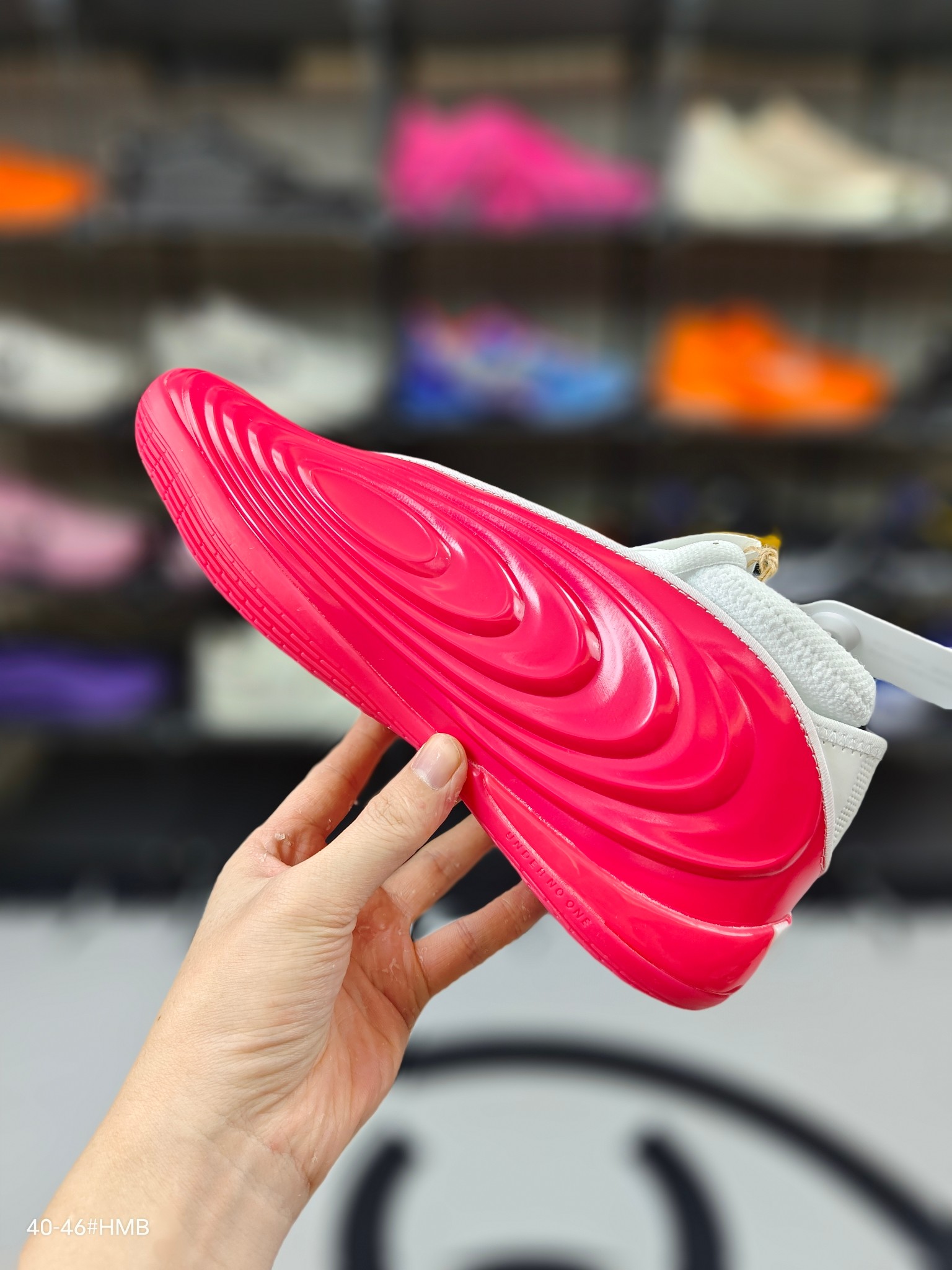 💰190【M版纯原】
❗❗adidas Harden Vol.10 舒适百搭 防滑耐磨 中帮 篮球鞋 男款 
在篮球鞋与时尚圈的跨界融合中，每一款球星签名鞋的迭代都堪称“潮流事件”。2025年12月1日即将登场的 adidas Harden Vol.10（哈登十代），不仅是詹姆斯·哈登篮球生涯的“十年里程碑”之作，更以未来感设计、多元配色和硬核科技，成为兼顾赛场性能与日常穿搭的时尚单品，无论是篮球爱好者还是潮流玩家，都能靠它解锁个性风格。
货号 : JQ9424
码数 : 40  40.5  41  42  42.5  43  44  44.5  45  46