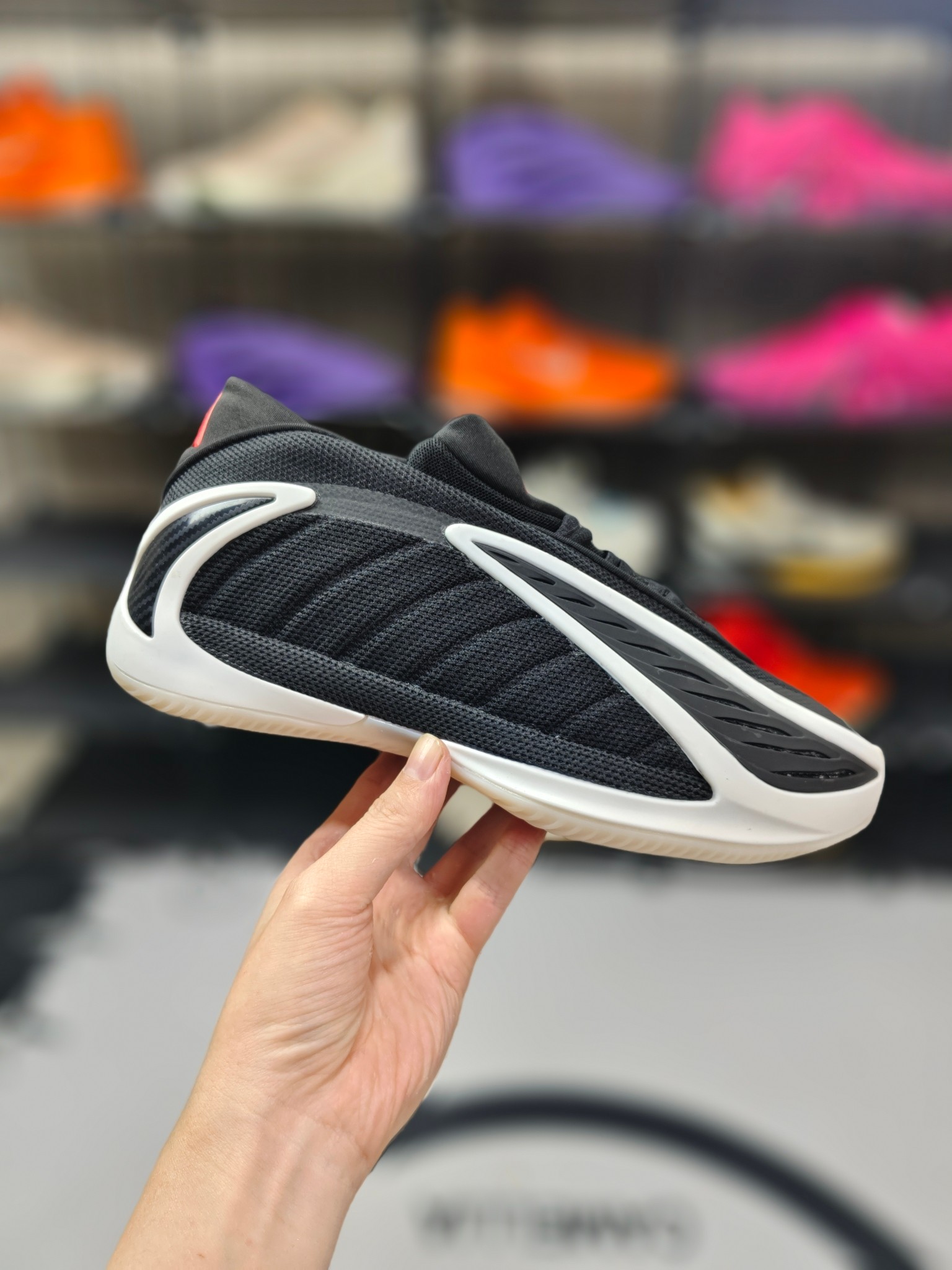 💰170
🔥💯公司级🔥🉐阿迪达斯 adidas AE2 爱德华兹2代低帮减震耐磨实战篮球鞋！
✈️货号: JS3508
❤️尺码:40_46！