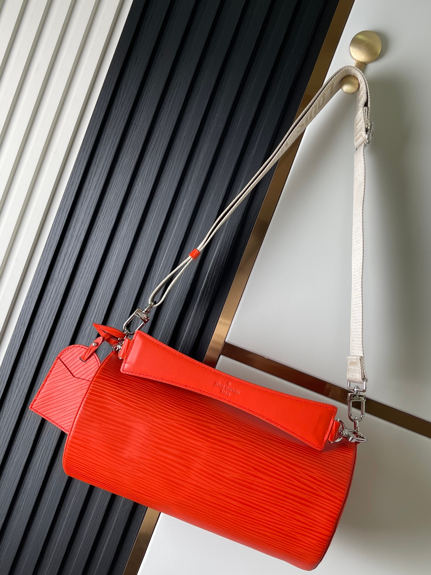 M23092 rojo