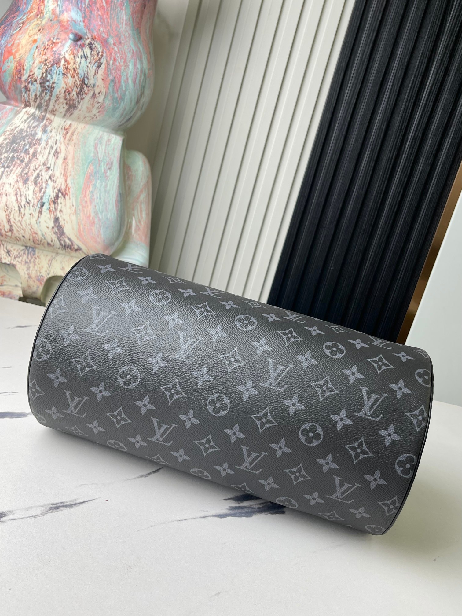 顶级原单独家实拍M46691黑花男包圆筒包系列本款SoftPolochon手袋融合MonogramMac