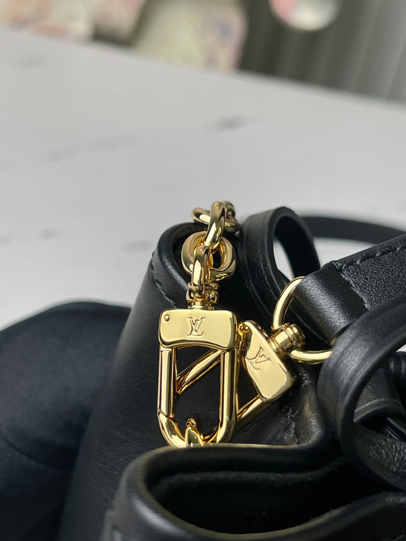 顶级原单独家实拍M82886M82885黑色全皮迷你水桶包烧麦包系列ZjsjhOnlineOnly手袋用
