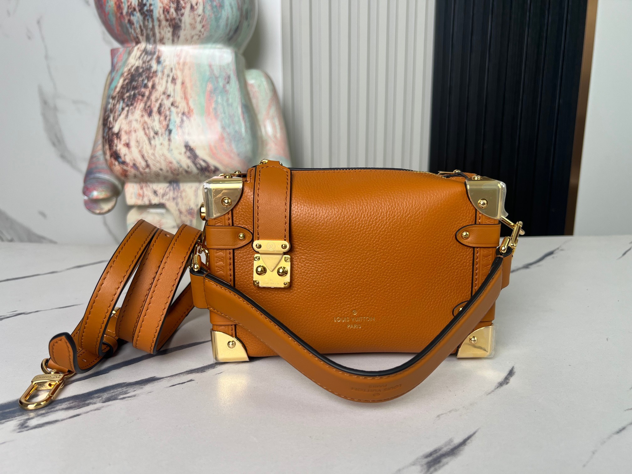 【顶级原单 独家实拍】M23818棕色 全皮软盒子系列 Side Trunk 小号手袋 M23915 灰