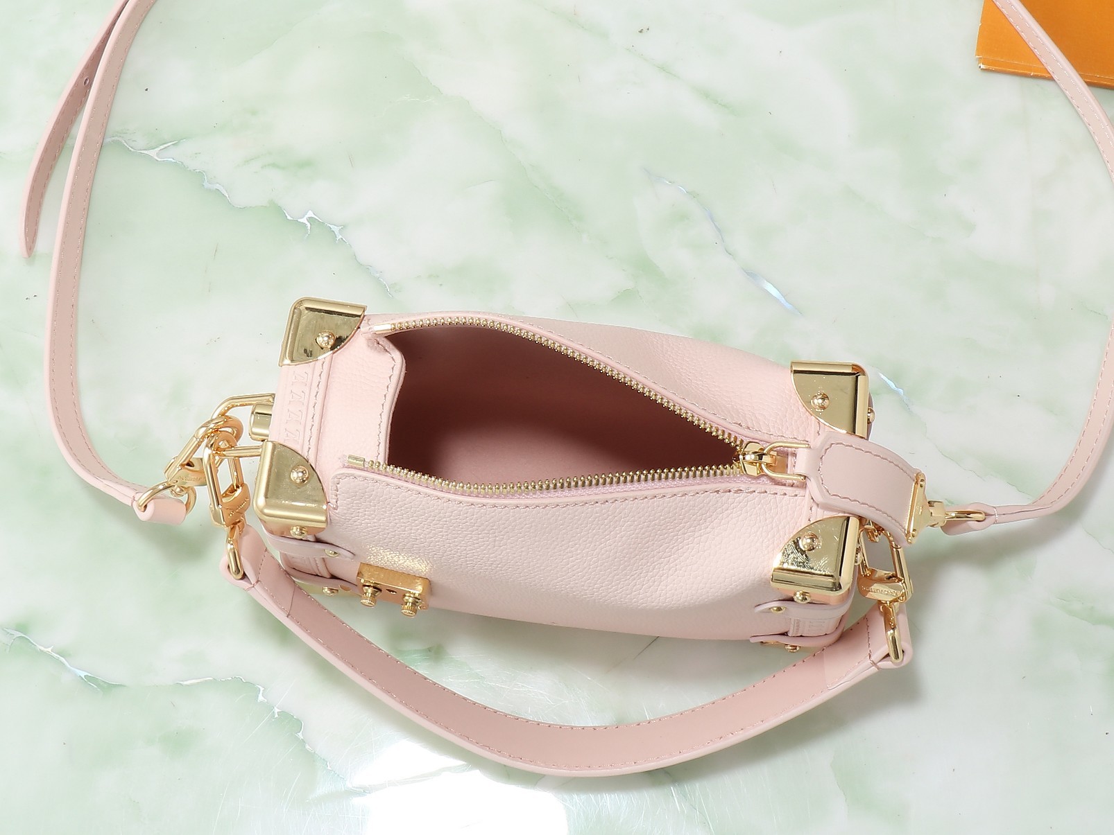 【顶级原单 独家实拍】M25071粉色 M23915 全皮软盒子系列Side Trunk 小号手袋 M2