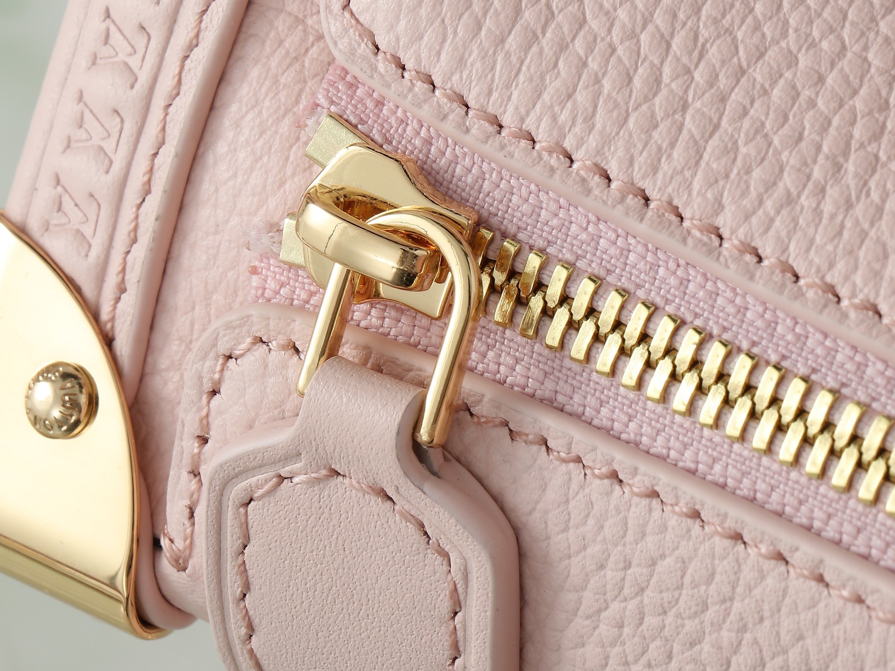 【顶级原单 独家实拍】M25071粉色 M23915 全皮软盒子系列Side Trunk 小号手袋 M2