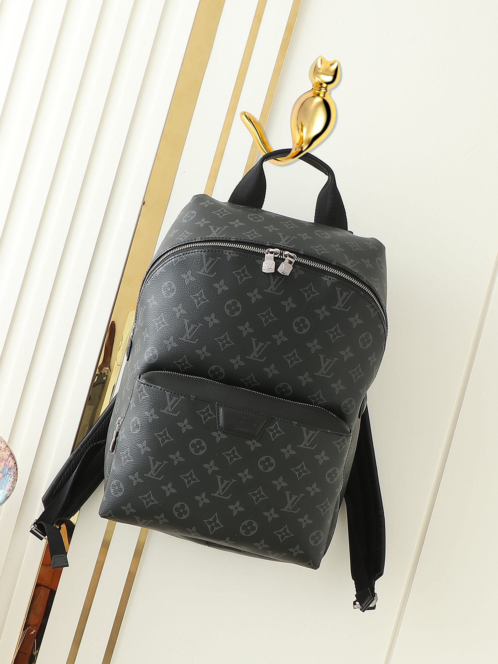 Serie de mochilas versión mejorada con chip de flores negras M43186