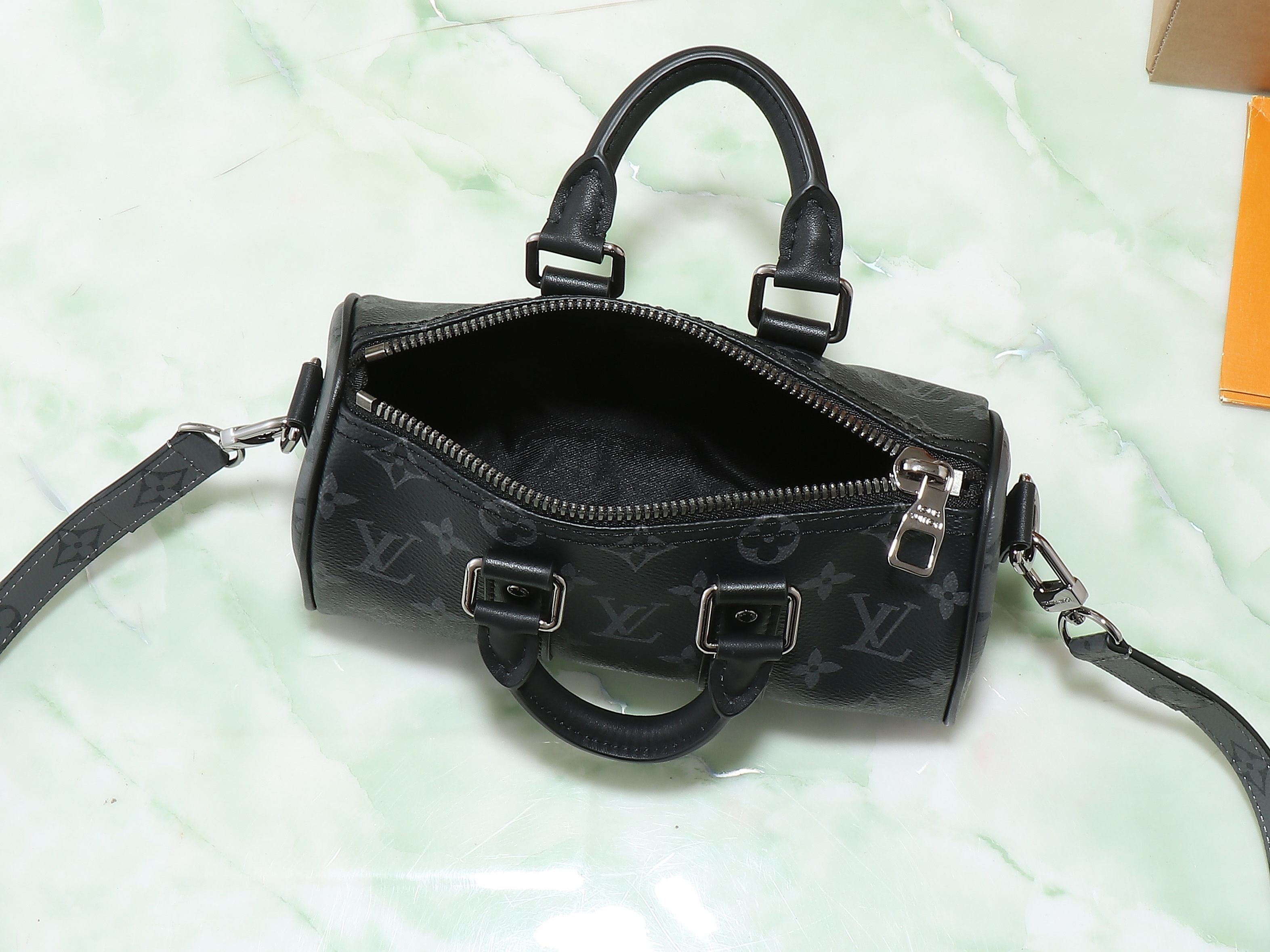 【顶级原单 独家实拍】M45947黑花 芯片加强版 speedy枕头包系列 本款 Keepall XS
