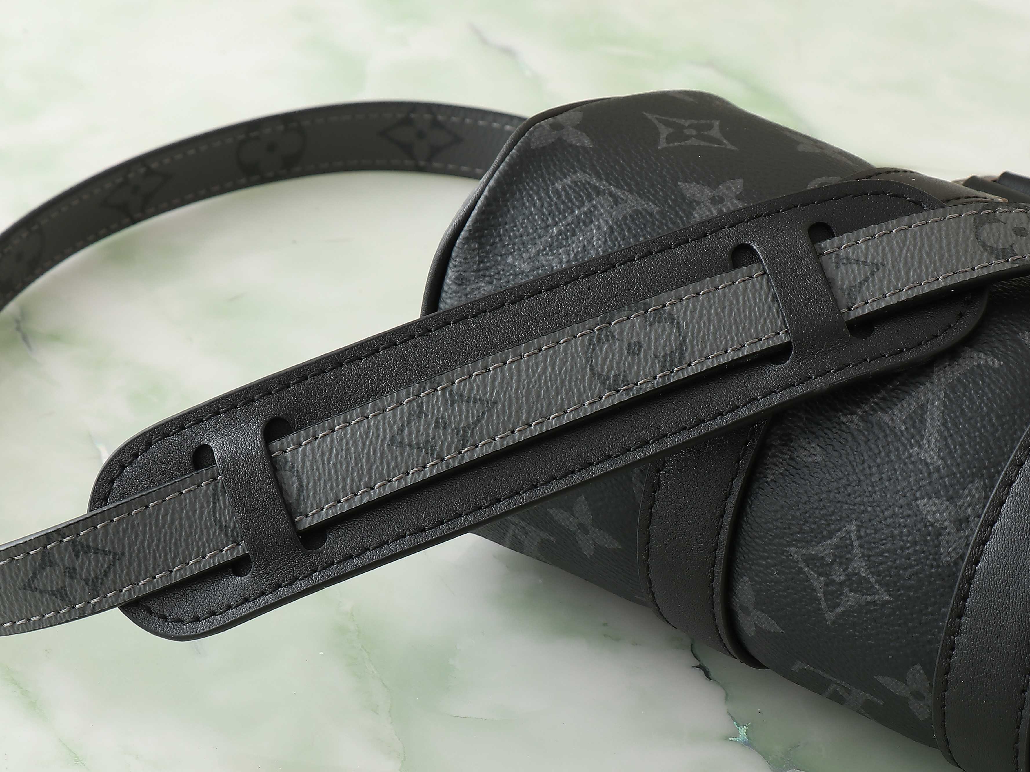 【顶级原单 独家实拍】M45947黑花 芯片加强版 speedy枕头包系列 本款 Keepall XS