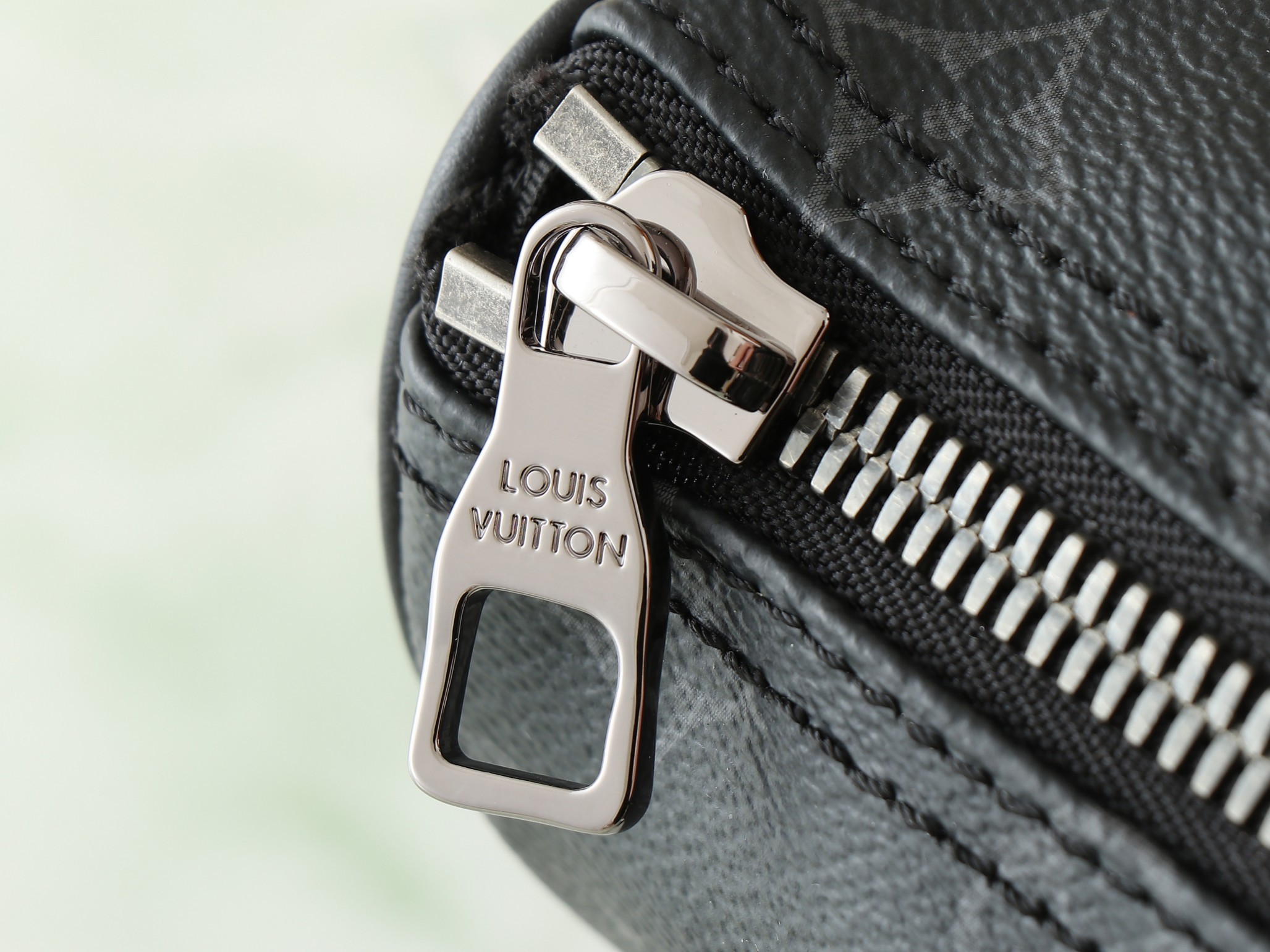 【顶级原单 独家实拍】M45947黑花 芯片加强版 speedy枕头包系列 本款 Keepall XS