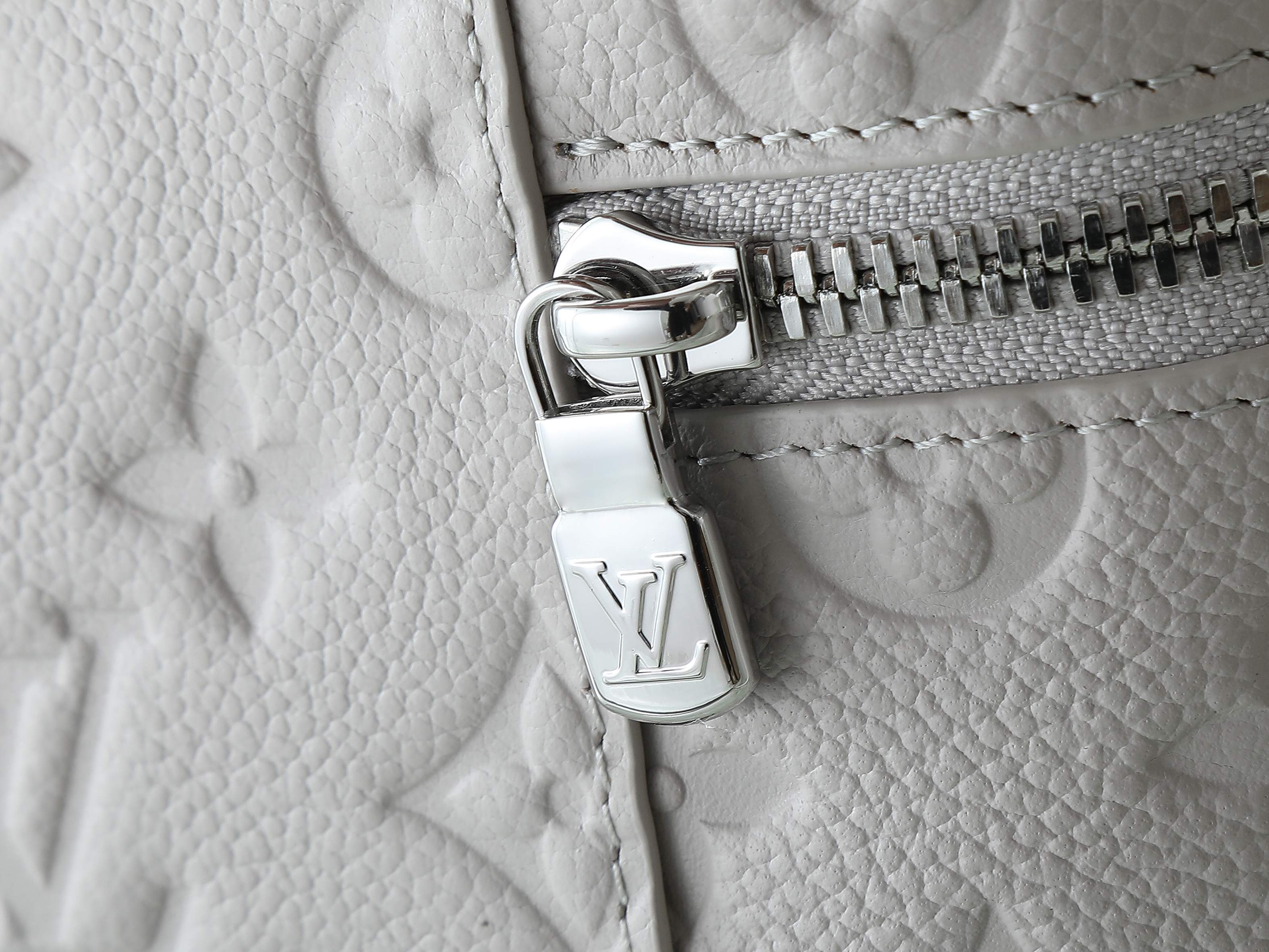 【顶级原单 独家实拍】M13593浅灰色 全皮链条包化妆包 VANITY CHAIN POUCH 手袋