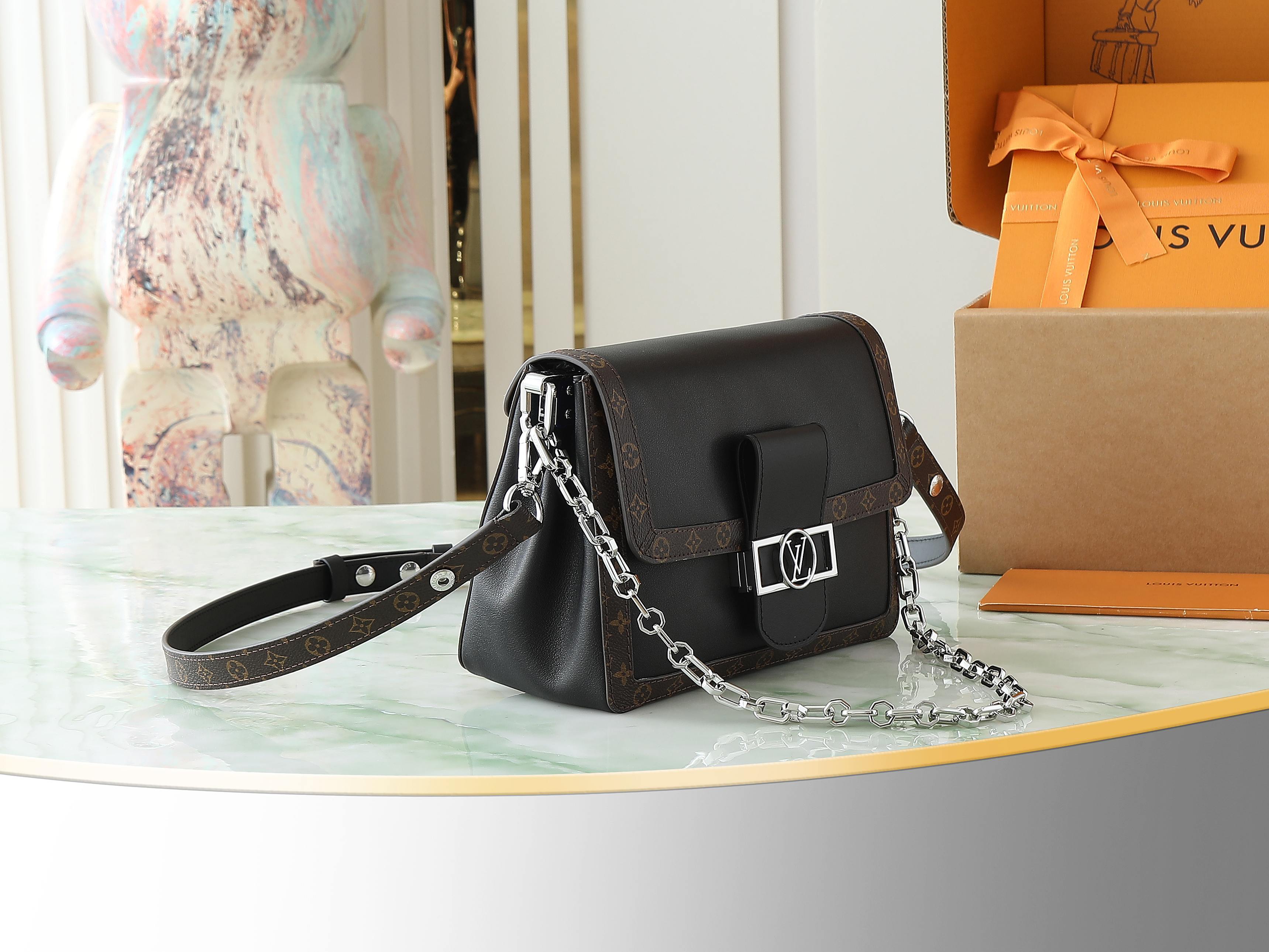 【顶级原单 独家实拍】 M13450 黑皮(达芙妮) 本款 Dauphine Soft 中号手袋为亮泽皮