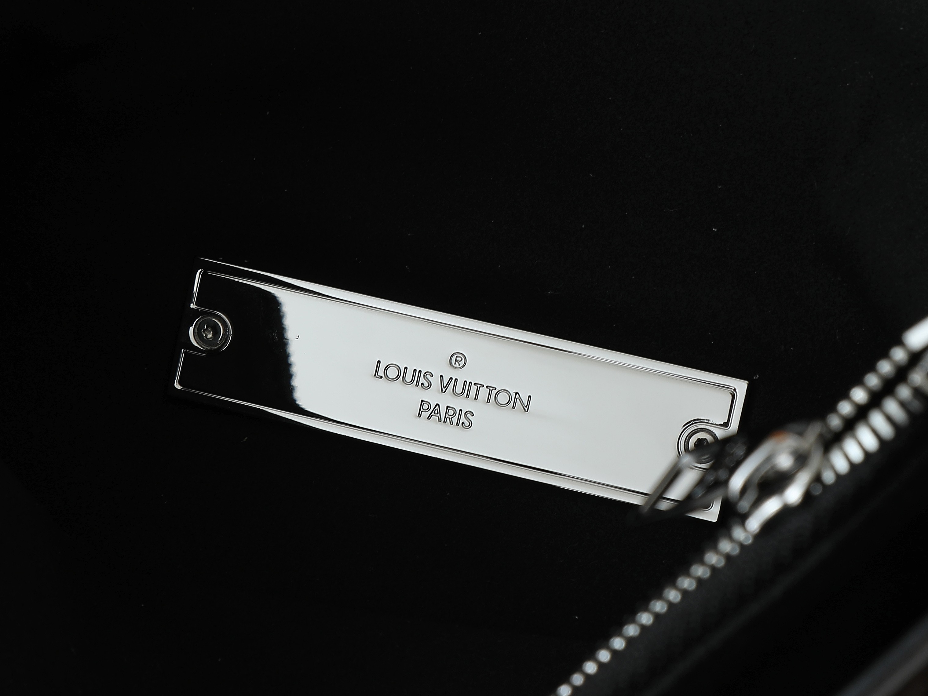 【顶级原单 独家实拍】 M13450 黑皮(达芙妮) 本款 Dauphine Soft 中号手袋为亮泽皮