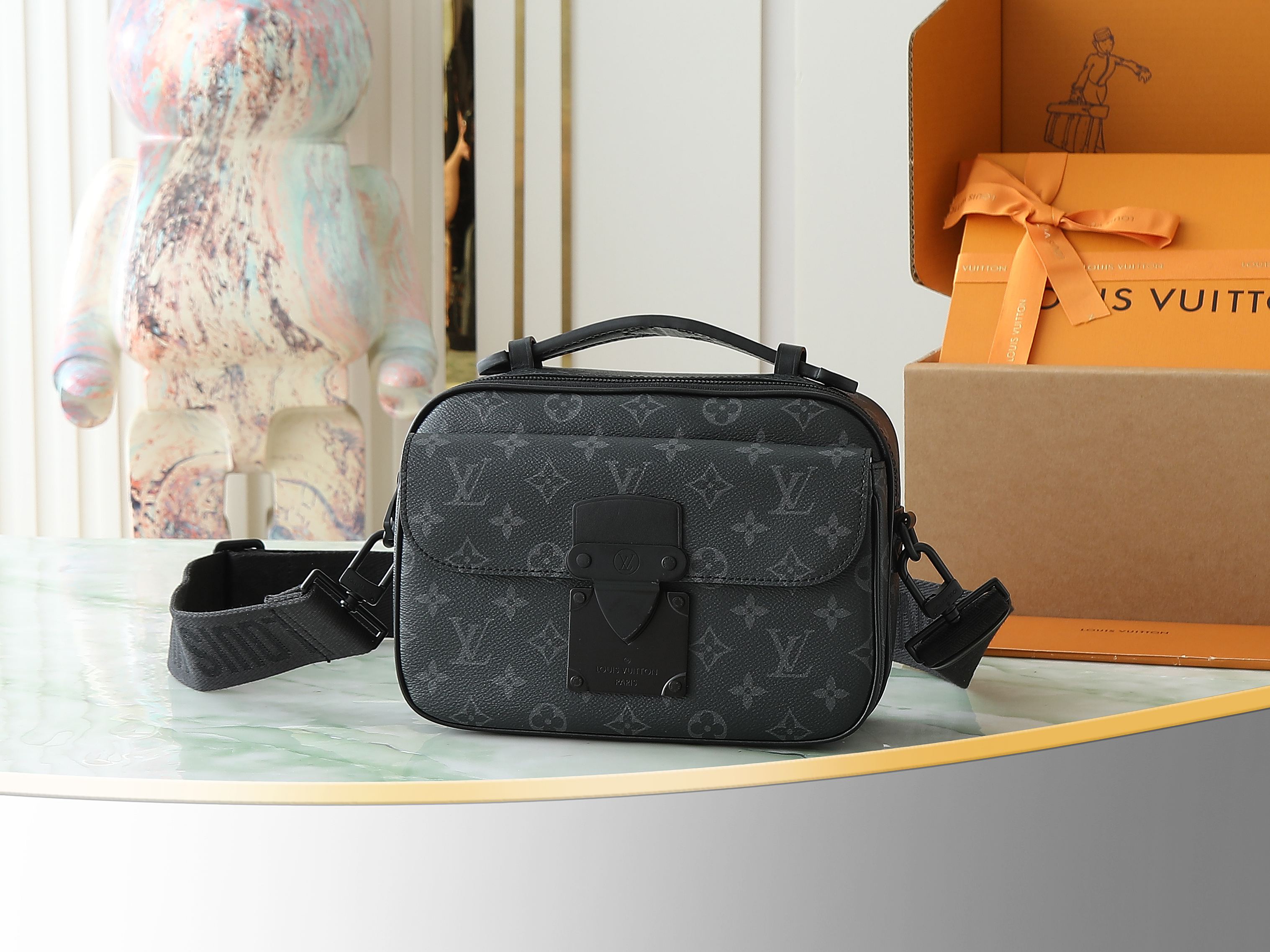 P500 [Pedido original superior, toma real exclusiva] M45806 Serie de bolsos de mensajero para hombre Black Flower Este …