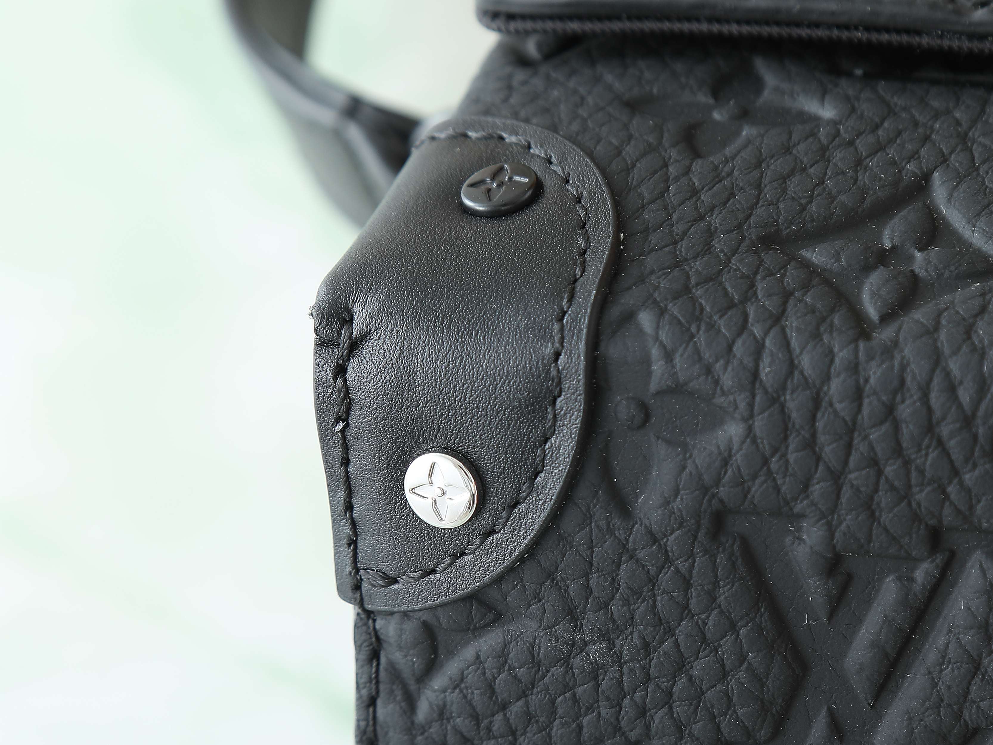 【顶级原单 独家实拍】M81746 压花 柔软的 Monogram Taurillon 皮革 与Stea