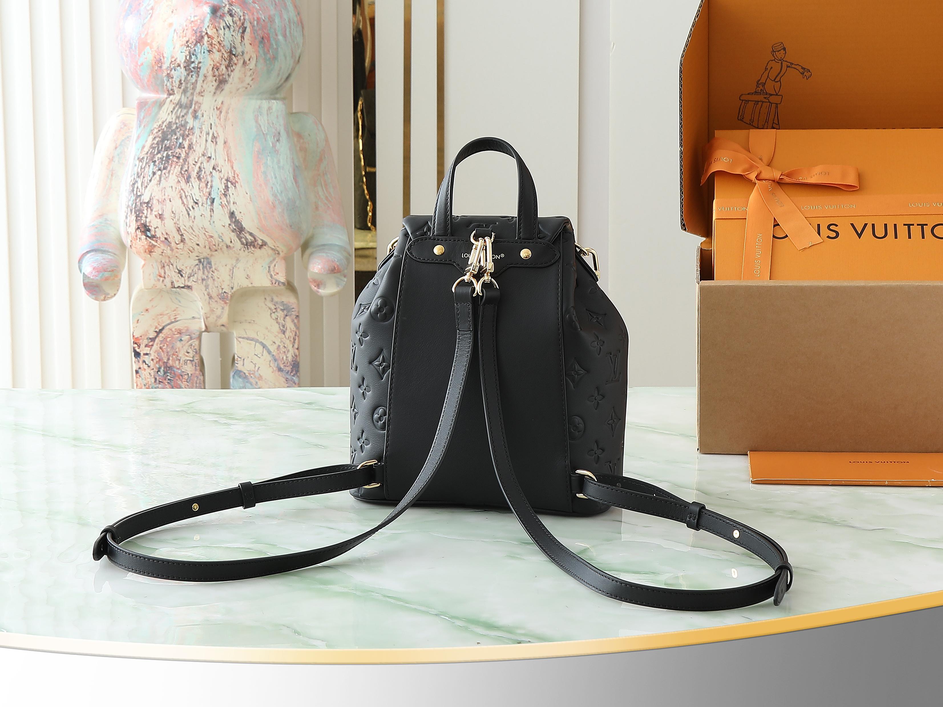 【顶级原单 独家实拍】M13357黑色 全皮压花双肩包 COUSSIN BACKPACK 小号手袋 M1