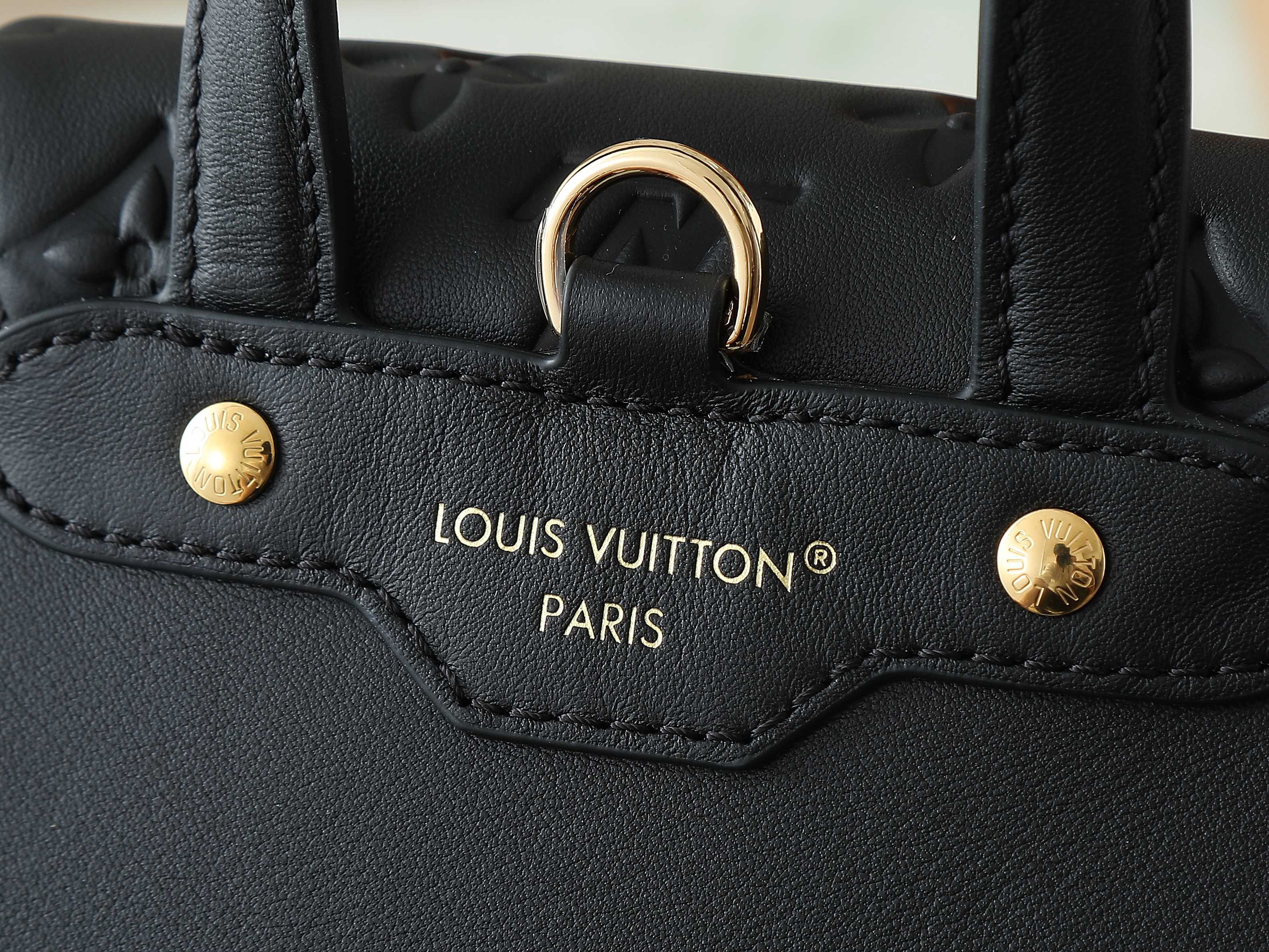 【顶级原单 独家实拍】M13357黑色 全皮压花双肩包 COUSSIN BACKPACK 小号手袋 M1