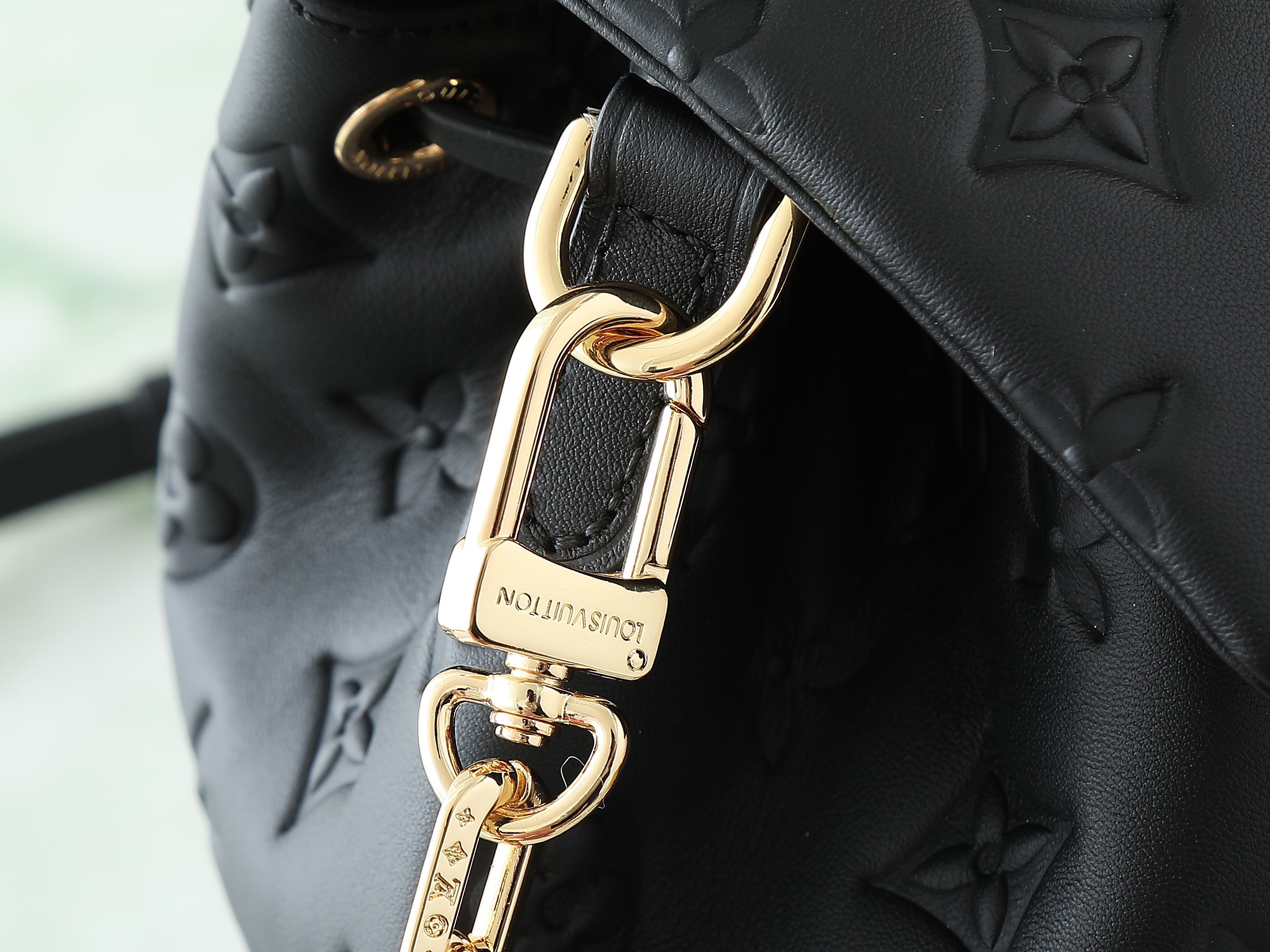 【顶级原单 独家实拍】M13357黑色 全皮压花双肩包 COUSSIN BACKPACK 小号手袋 M1