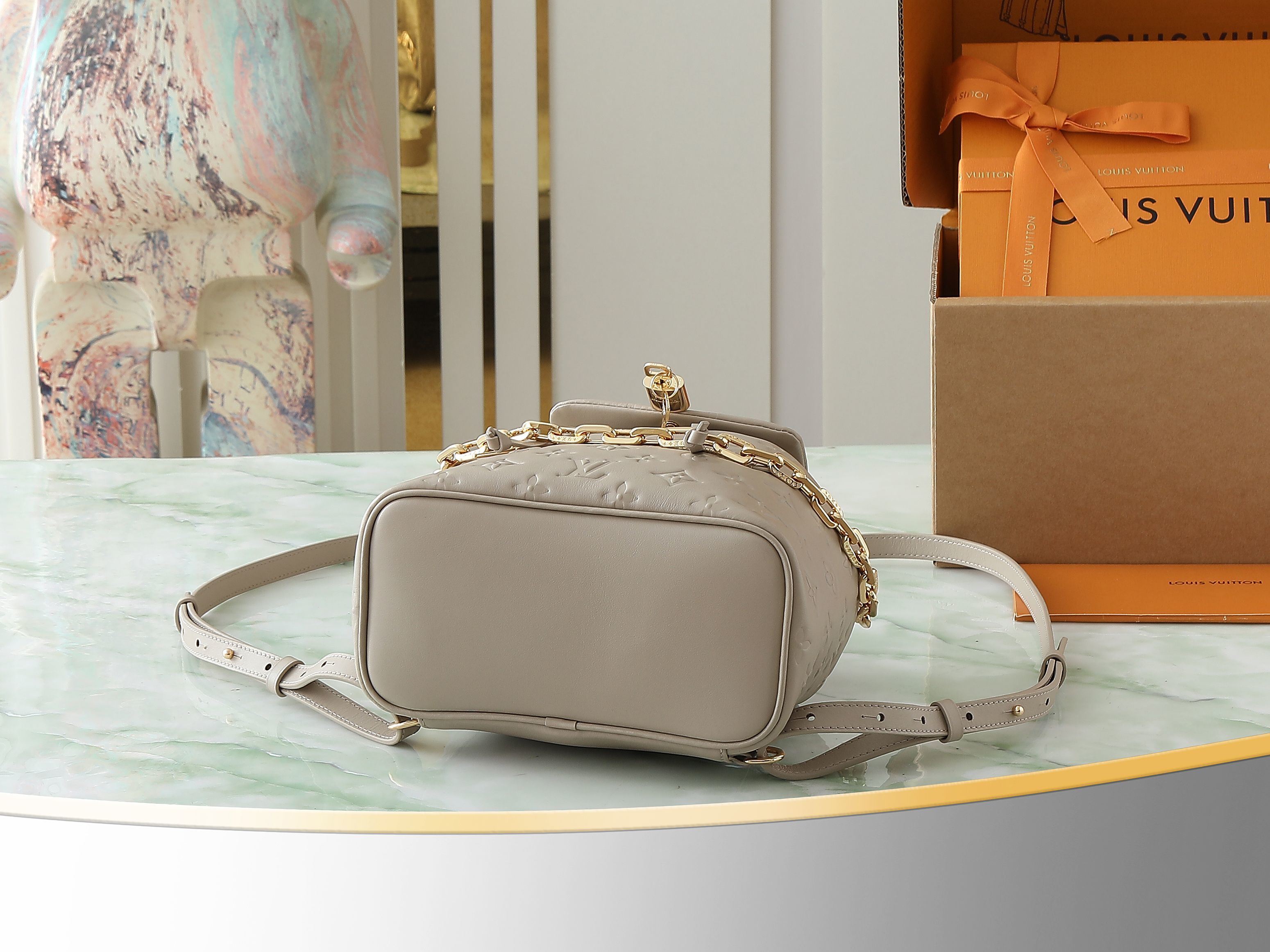 【顶级原单 独家实拍】M13358灰色 全皮压花双肩包 COUSSIN BACKPACK 小号手袋 M1