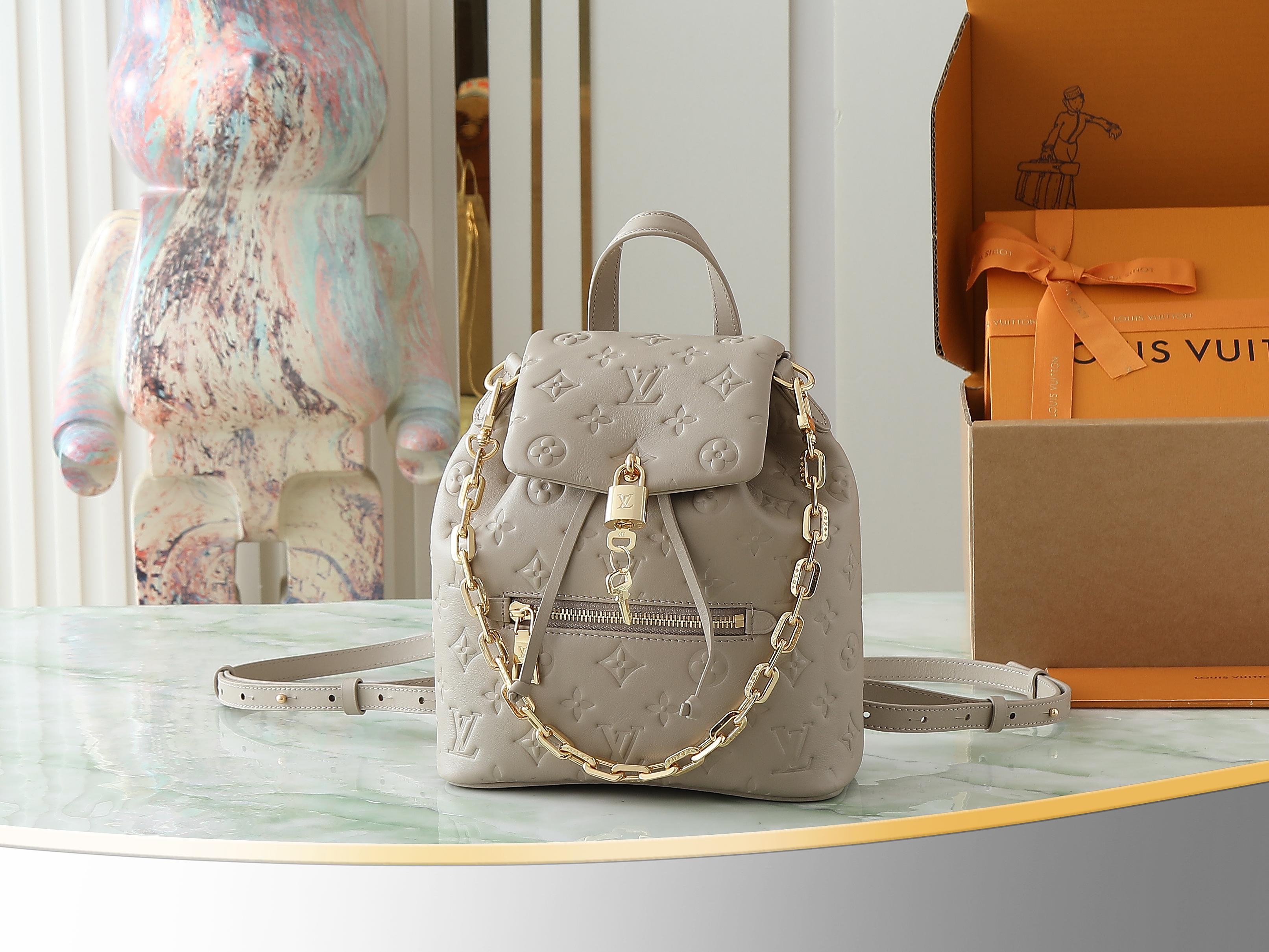 【顶级原单 独家实拍】M13358灰色 全皮压花双肩包 COUSSIN BACKPACK 小号手袋 M1