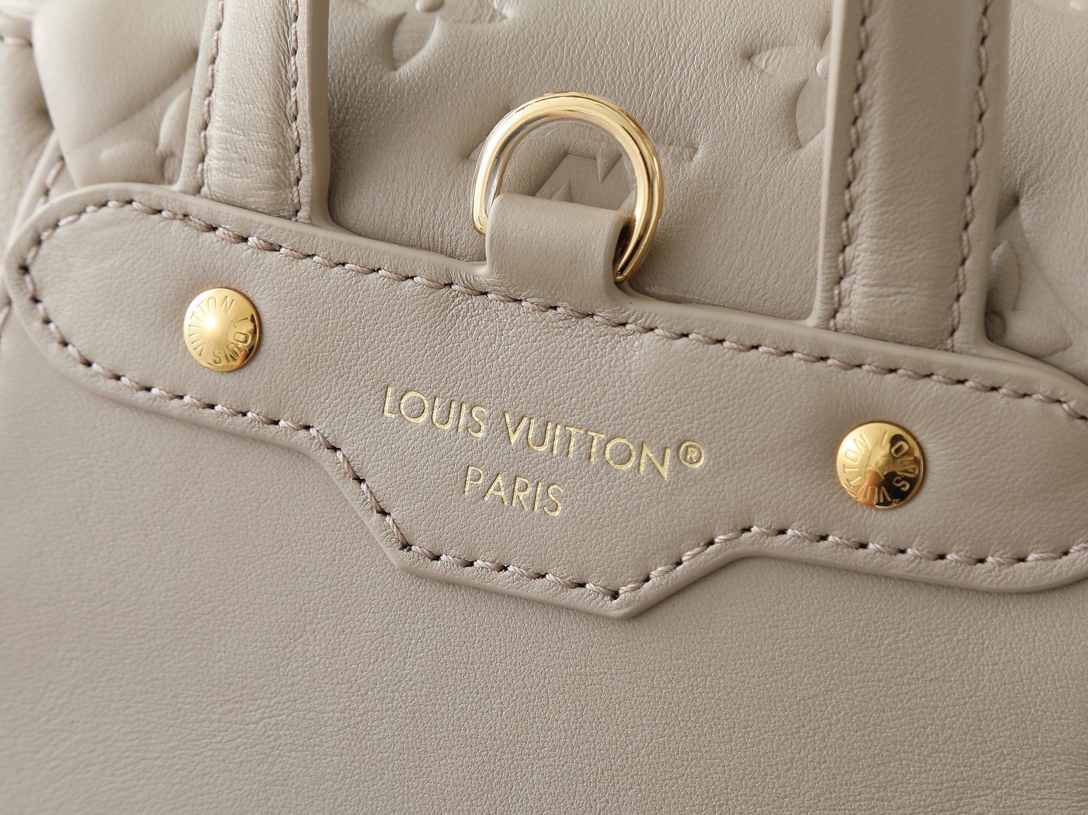 【顶级原单 独家实拍】M13358灰色 全皮压花双肩包 COUSSIN BACKPACK 小号手袋 M1