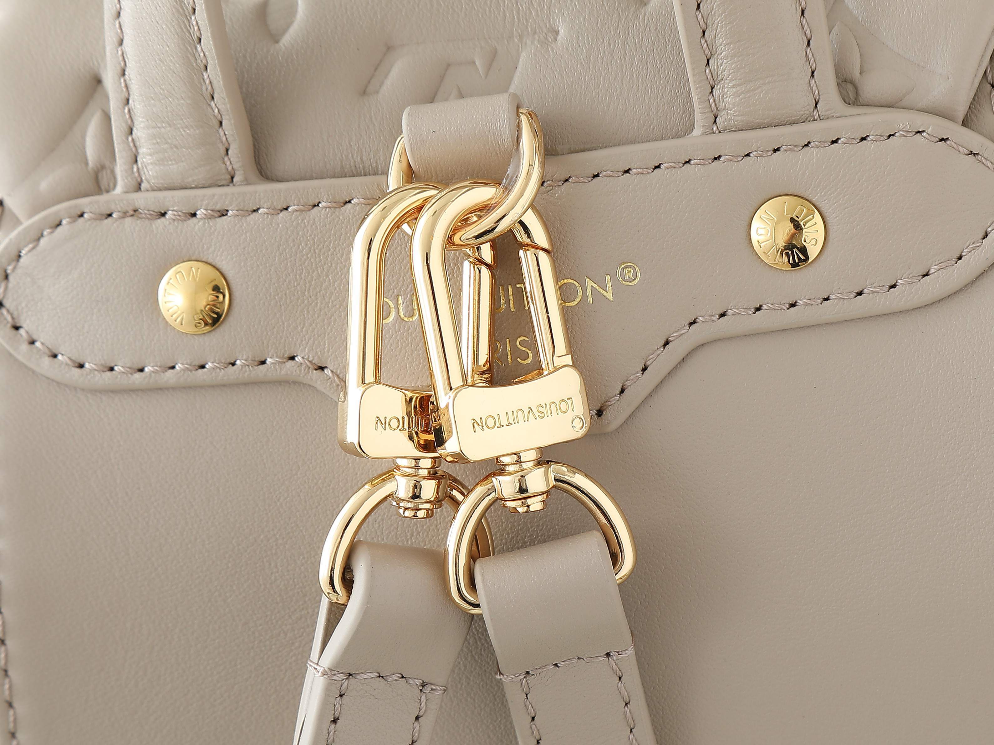 【顶级原单 独家实拍】M13358灰色 全皮压花双肩包 COUSSIN BACKPACK 小号手袋 M1