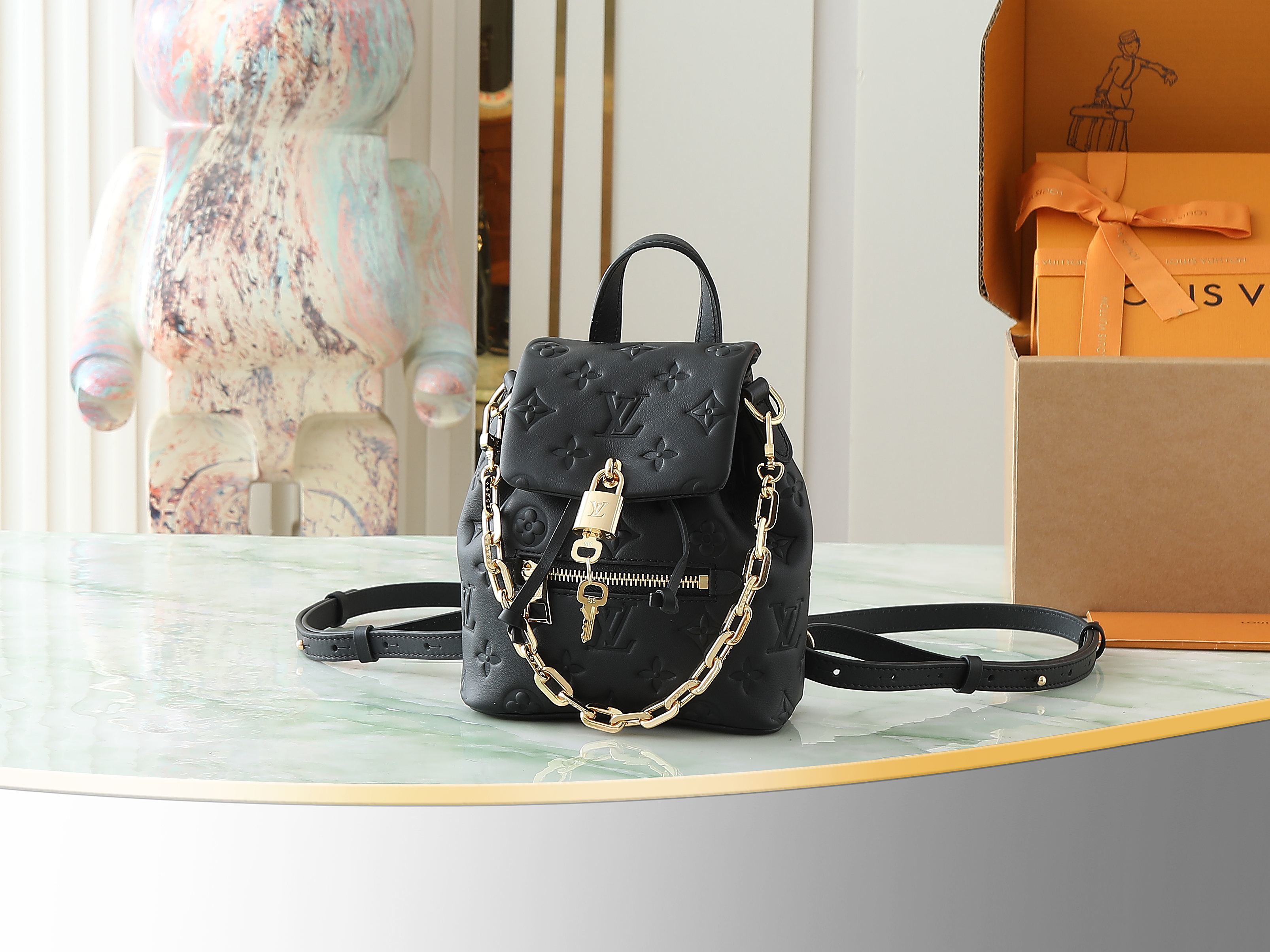 【顶级原单 独家实拍】M13387黑色 全皮压花双肩包 COUSSIN BACKPACK 迷你手袋 M1