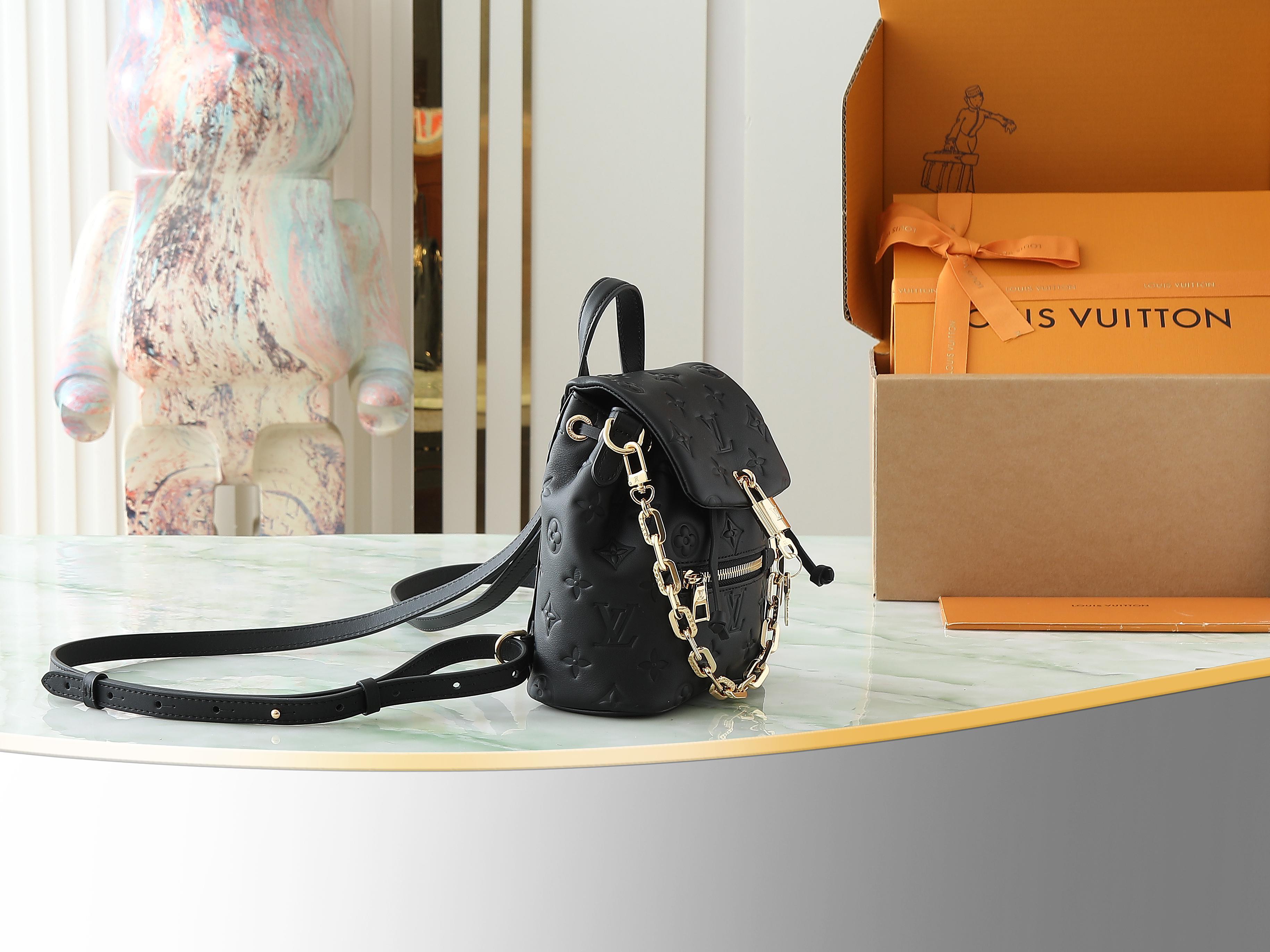 【顶级原单 独家实拍】M13387黑色 全皮压花双肩包 COUSSIN BACKPACK 迷你手袋 M1