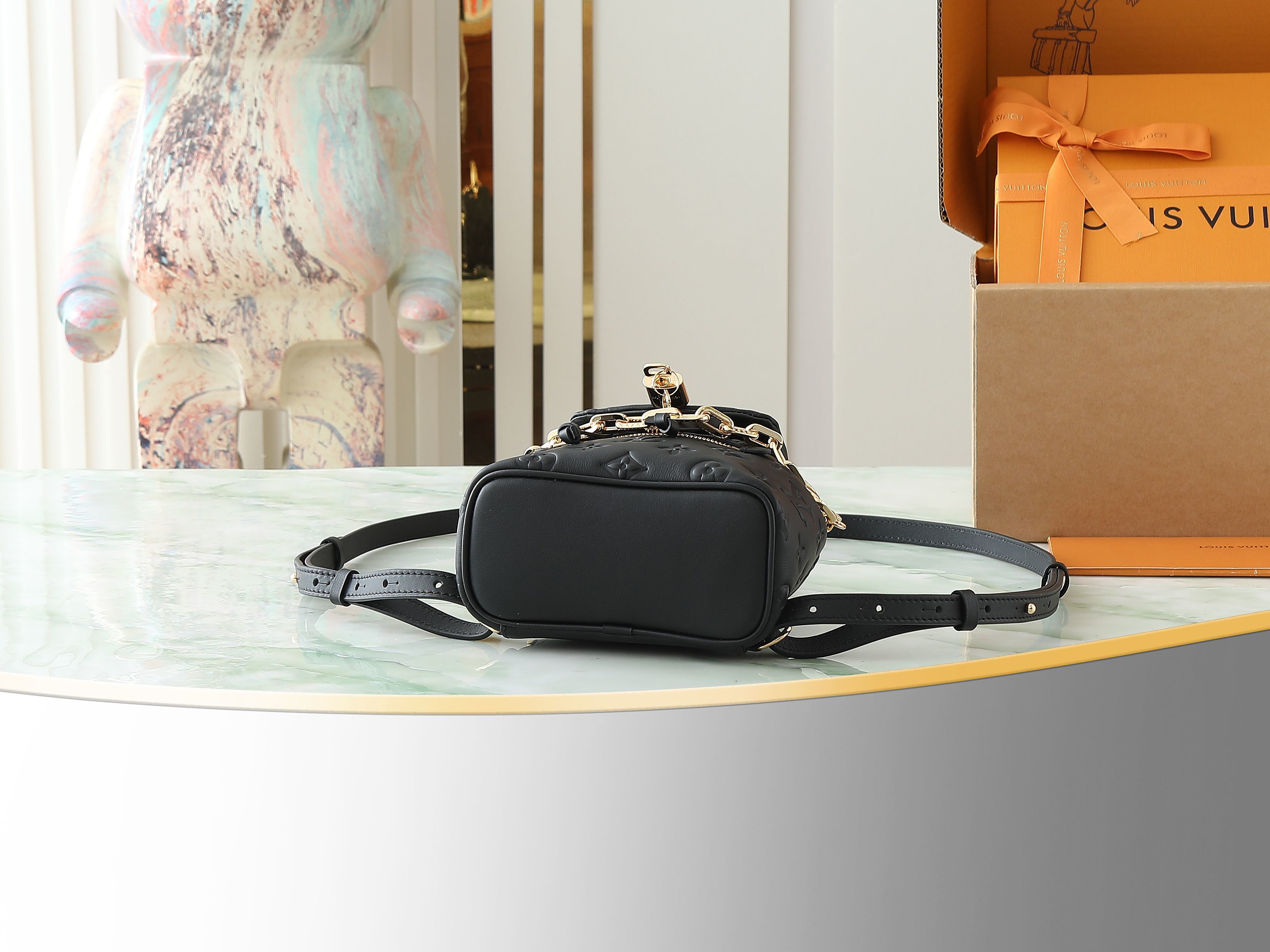 【顶级原单 独家实拍】M13387黑色 全皮压花双肩包 COUSSIN BACKPACK 迷你手袋 M1