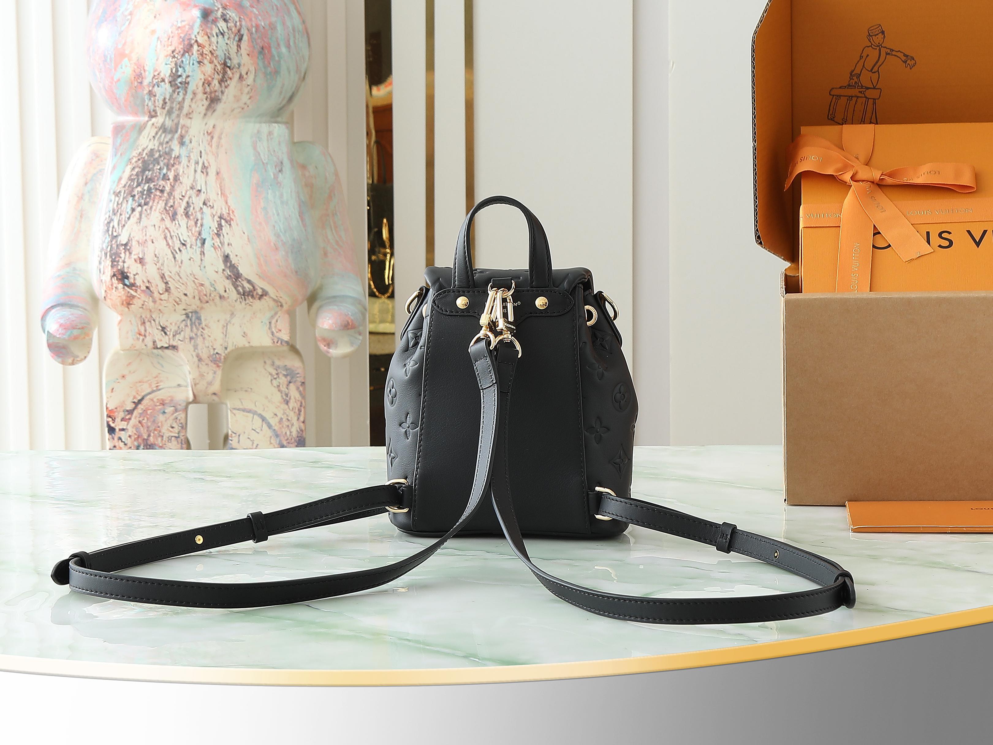 【顶级原单 独家实拍】M13387黑色 全皮压花双肩包 COUSSIN BACKPACK 迷你手袋 M1