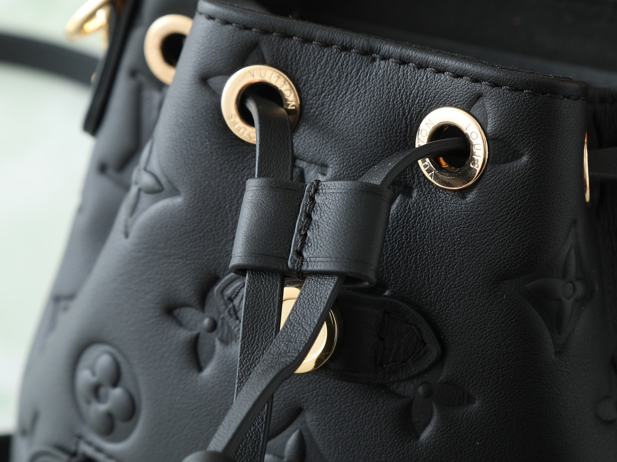 【顶级原单 独家实拍】M13387黑色 全皮压花双肩包 COUSSIN BACKPACK 迷你手袋 M1