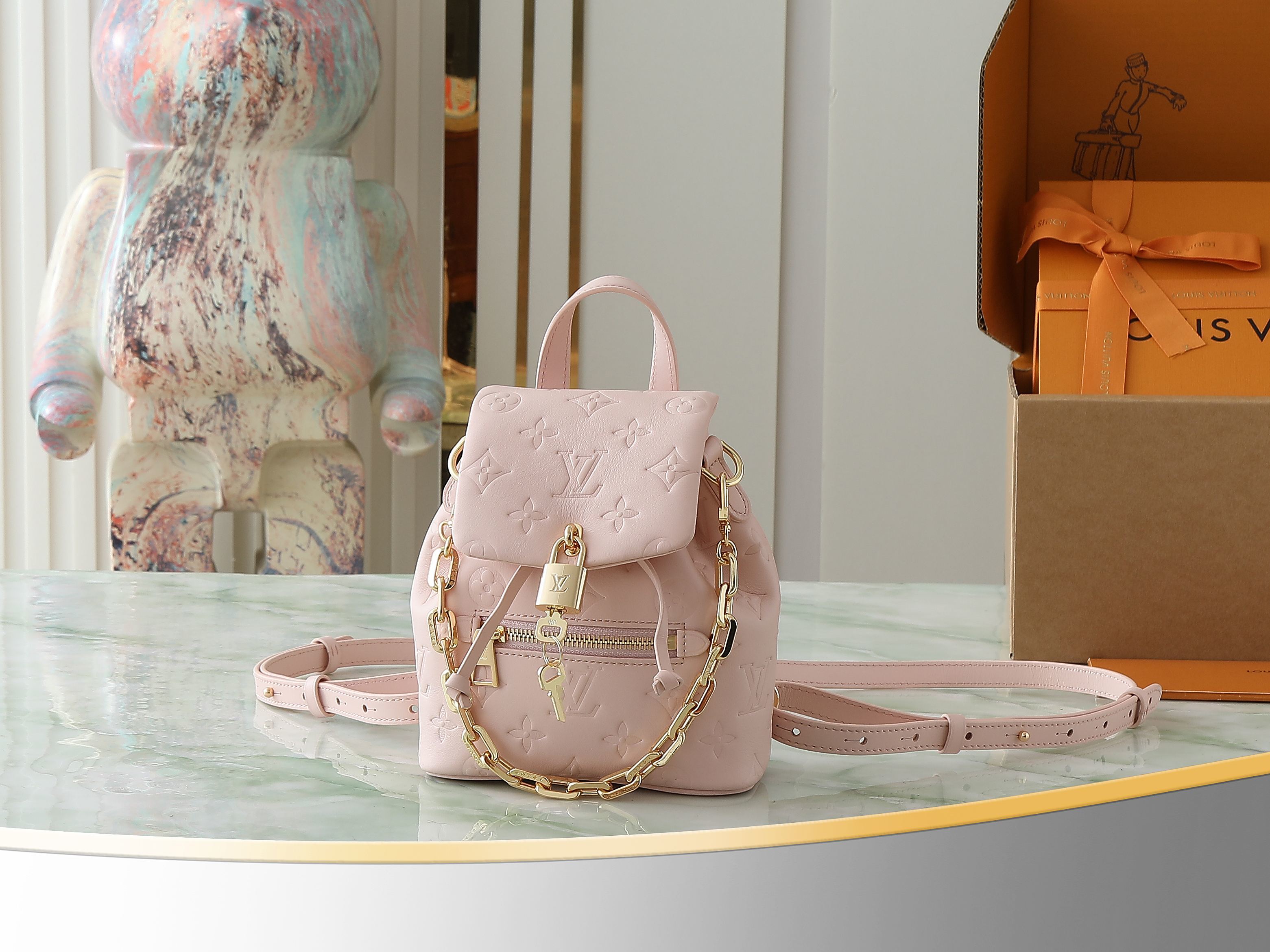 【顶级原单 独家实拍】M13389粉色 全皮压花双肩包 COUSSIN BACKPACK 迷你手袋 M1