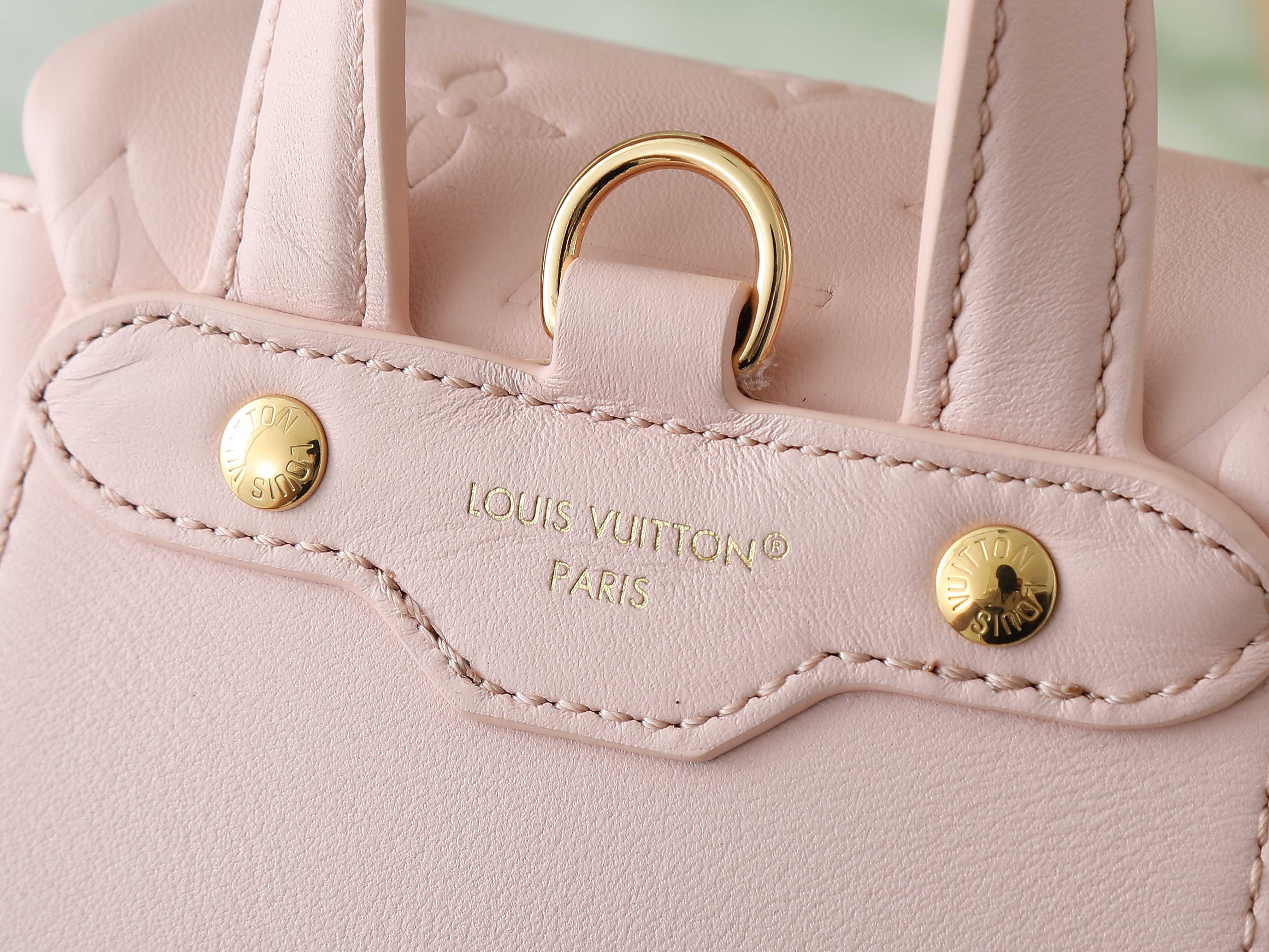 【顶级原单 独家实拍】M13389粉色 全皮压花双肩包 COUSSIN BACKPACK 迷你手袋 M1